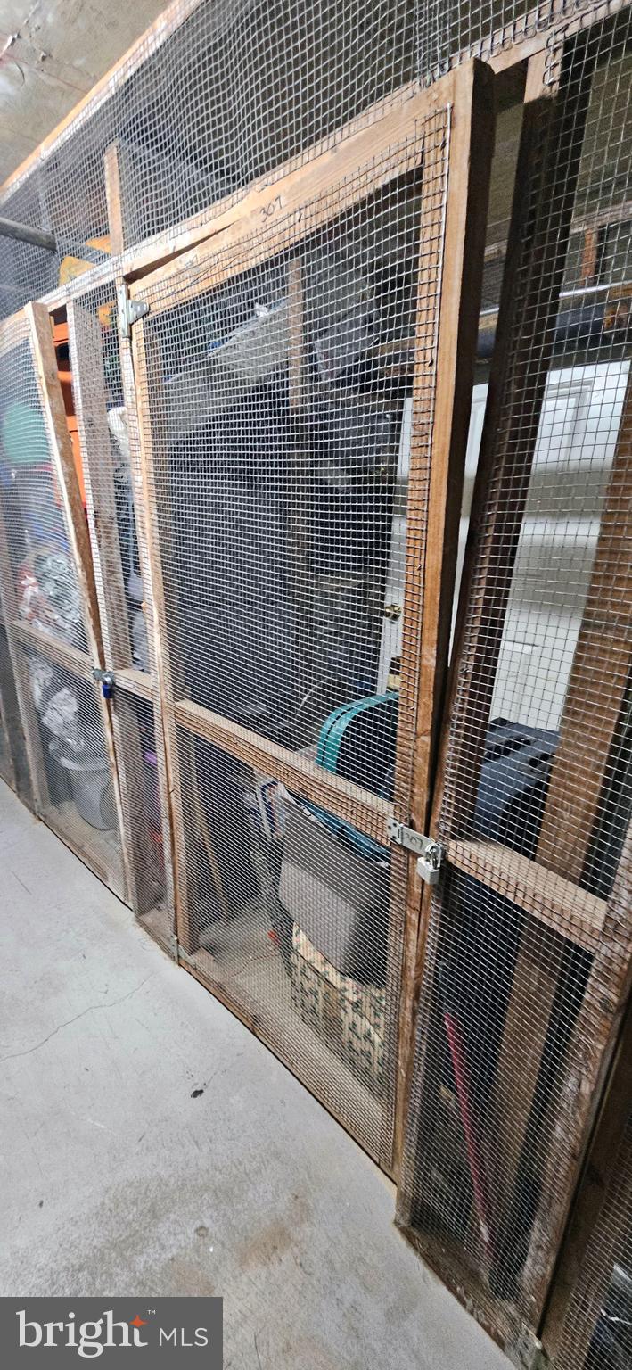 LAKESIDE PLAZA - Residential