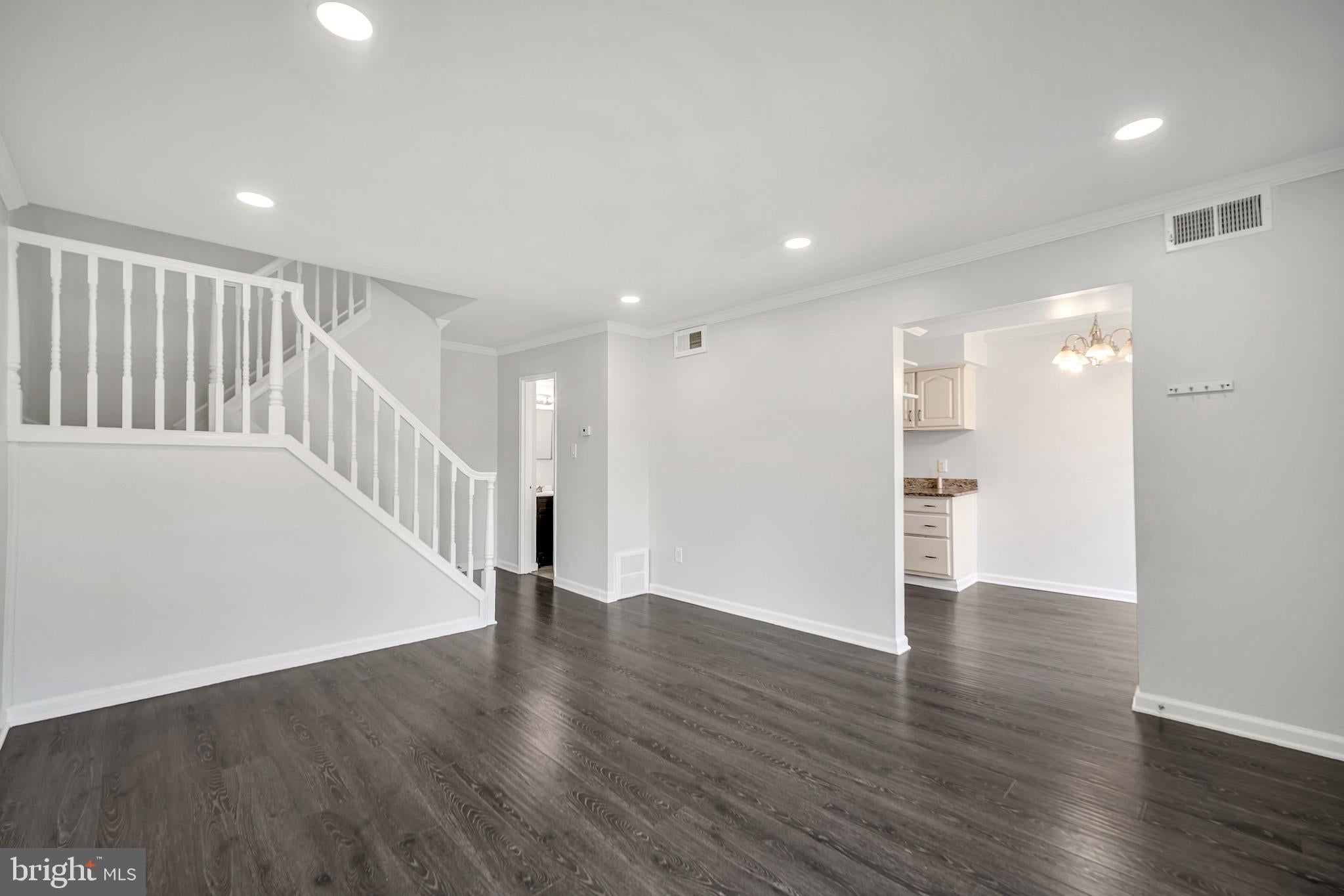 107 LEXINGTON COURT