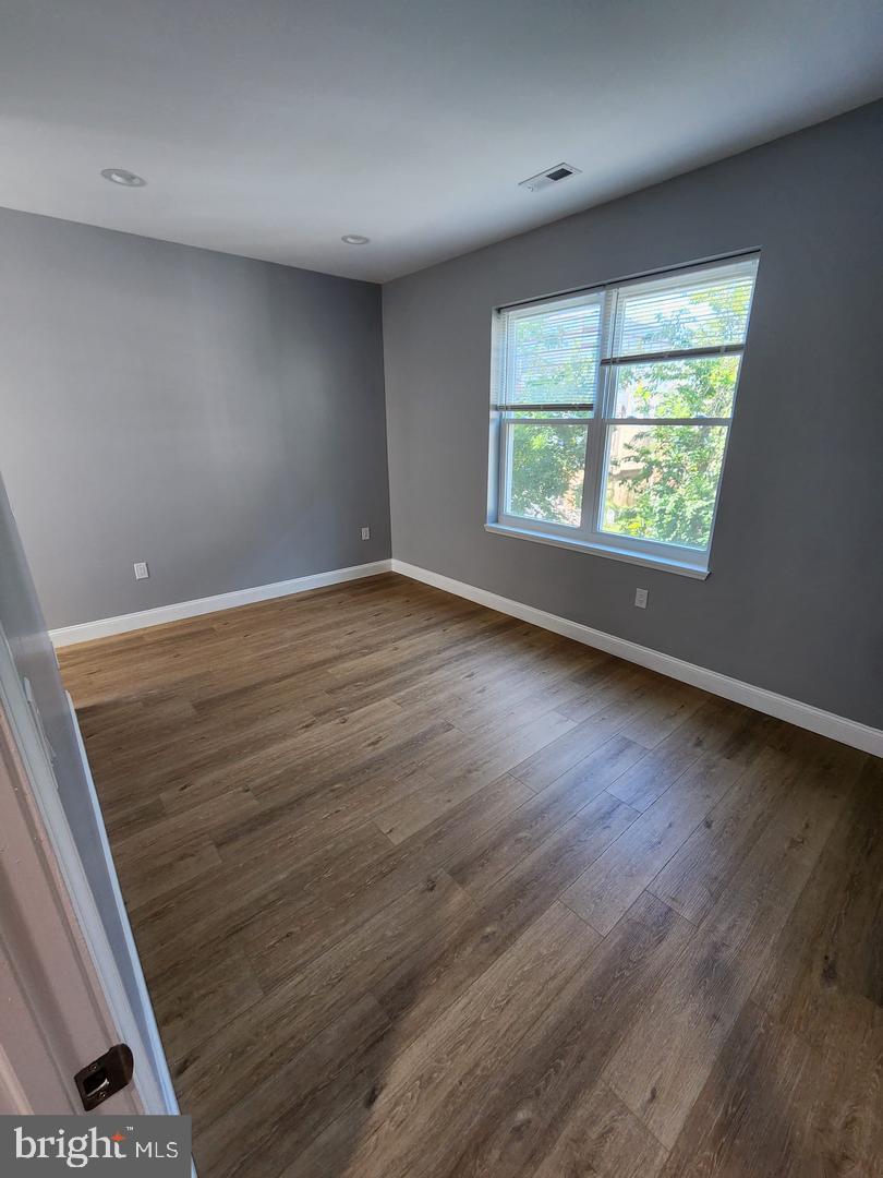 TEMPLE UNIVERSITY - Residential Lease