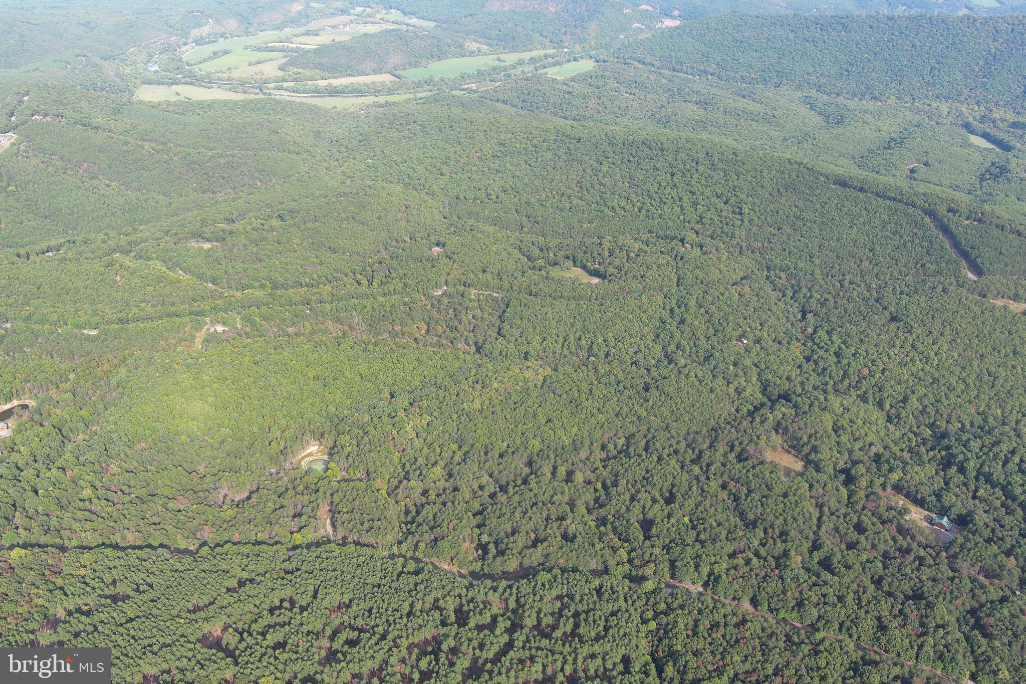 BLUFFS ON THE POTOMAC - Land