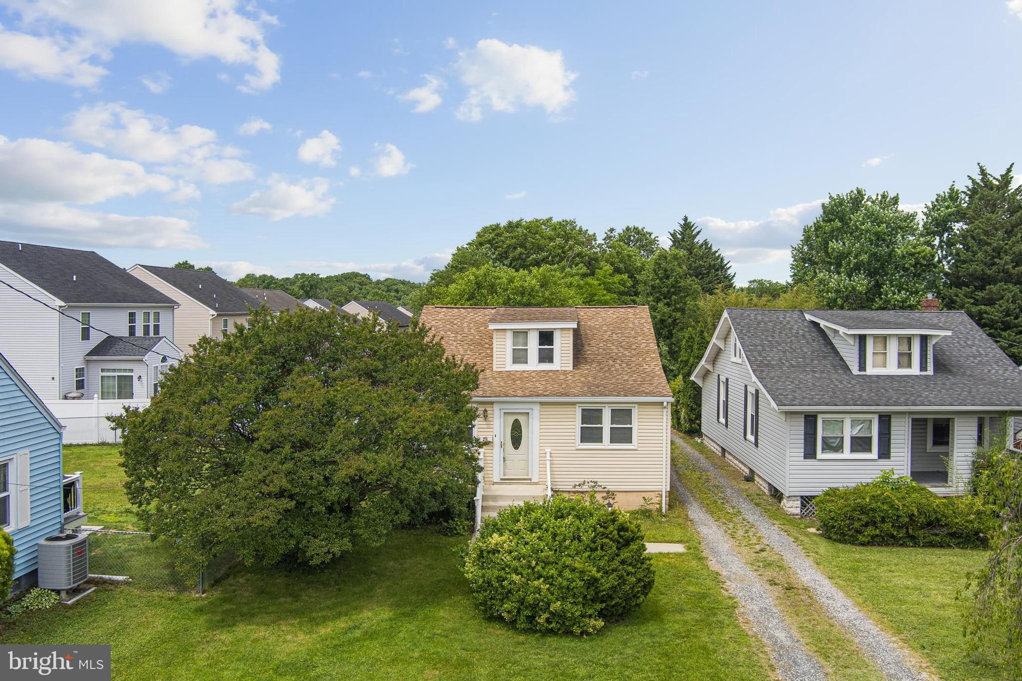 218 N HAMMONDS FERRY ROAD