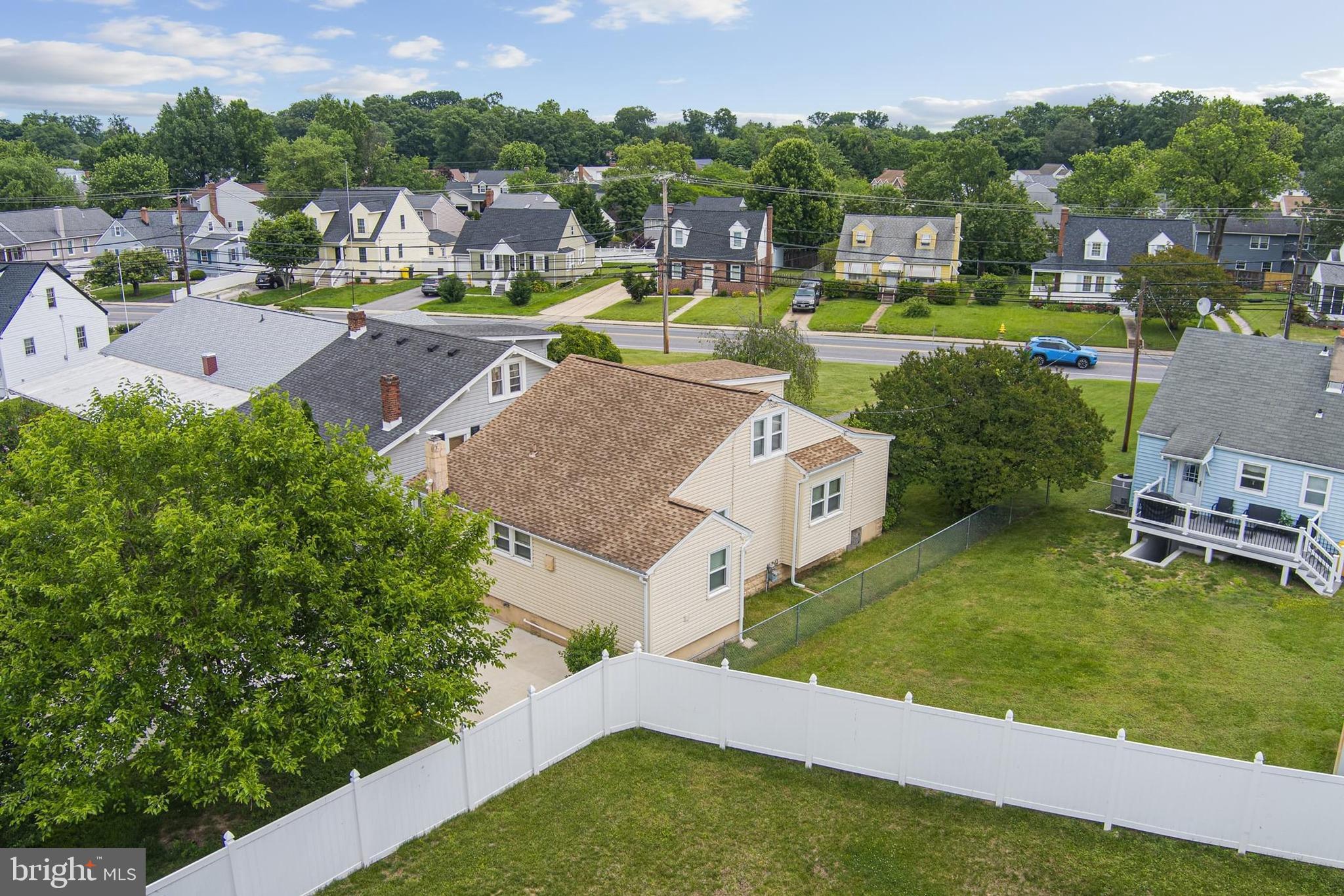 218 N HAMMONDS FERRY ROAD