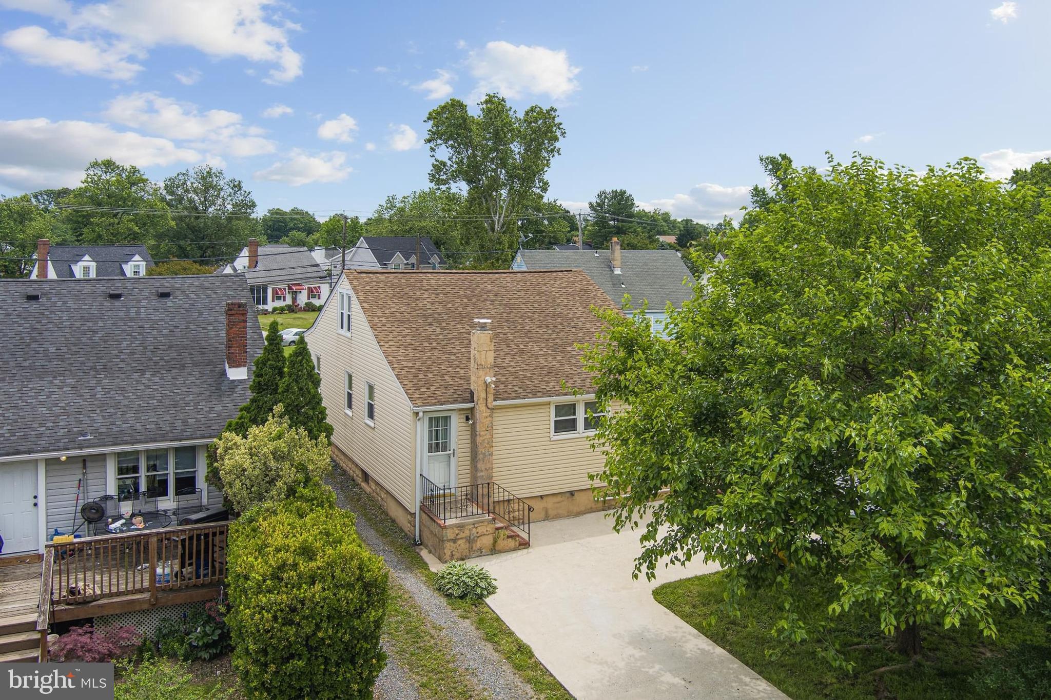 218 N HAMMONDS FERRY ROAD