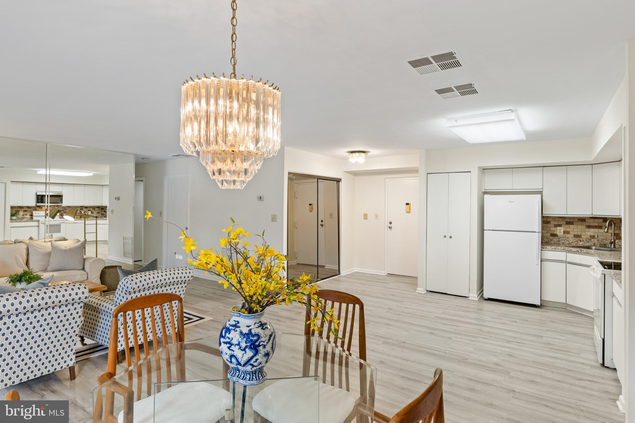 4 CANDLEMAKER COURT 201