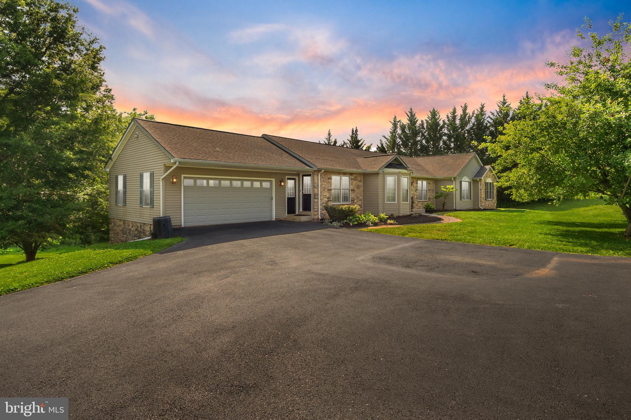 8613 HOLLOW ROAD