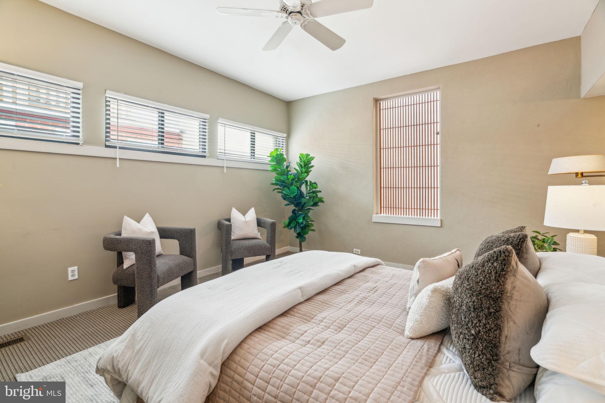 QUEEN VILLAGE - Residential