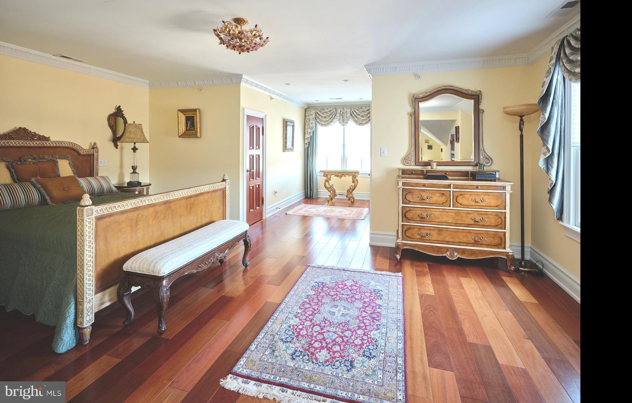 CANAL STREET - Residential