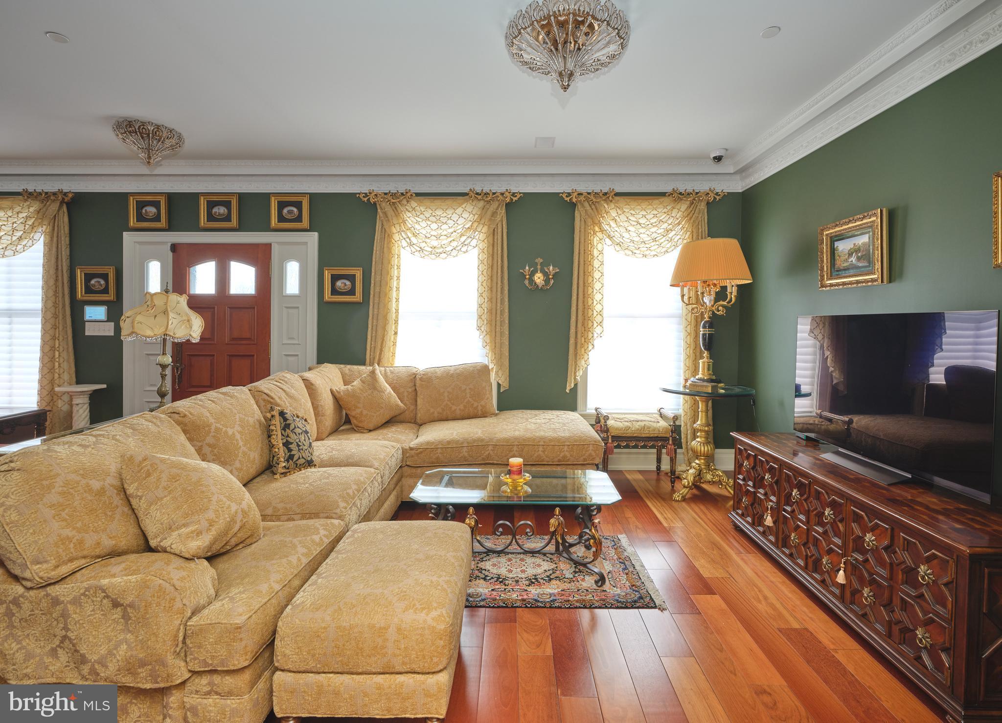 CANAL STREET - Residential