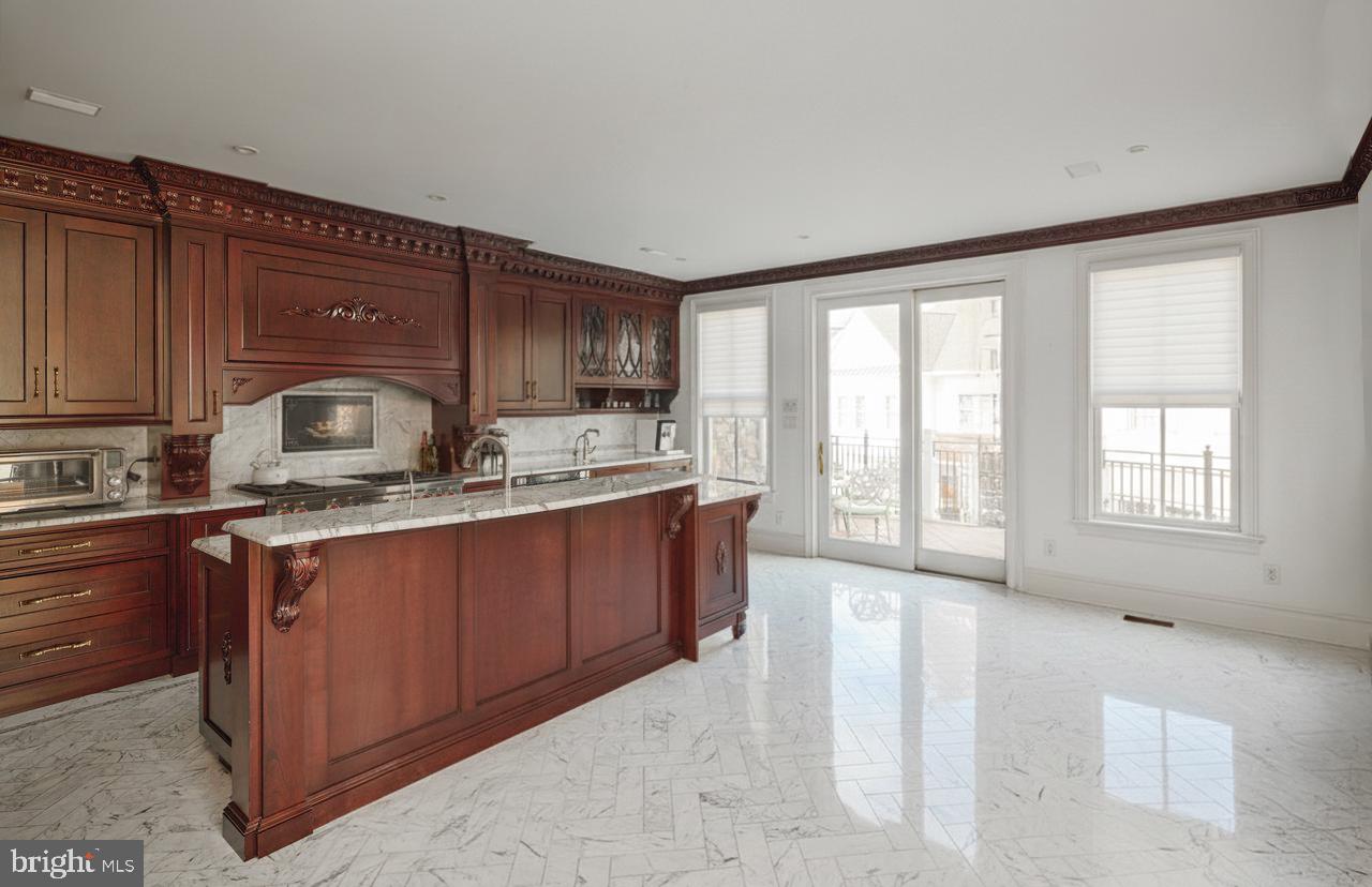 CANAL STREET - Residential