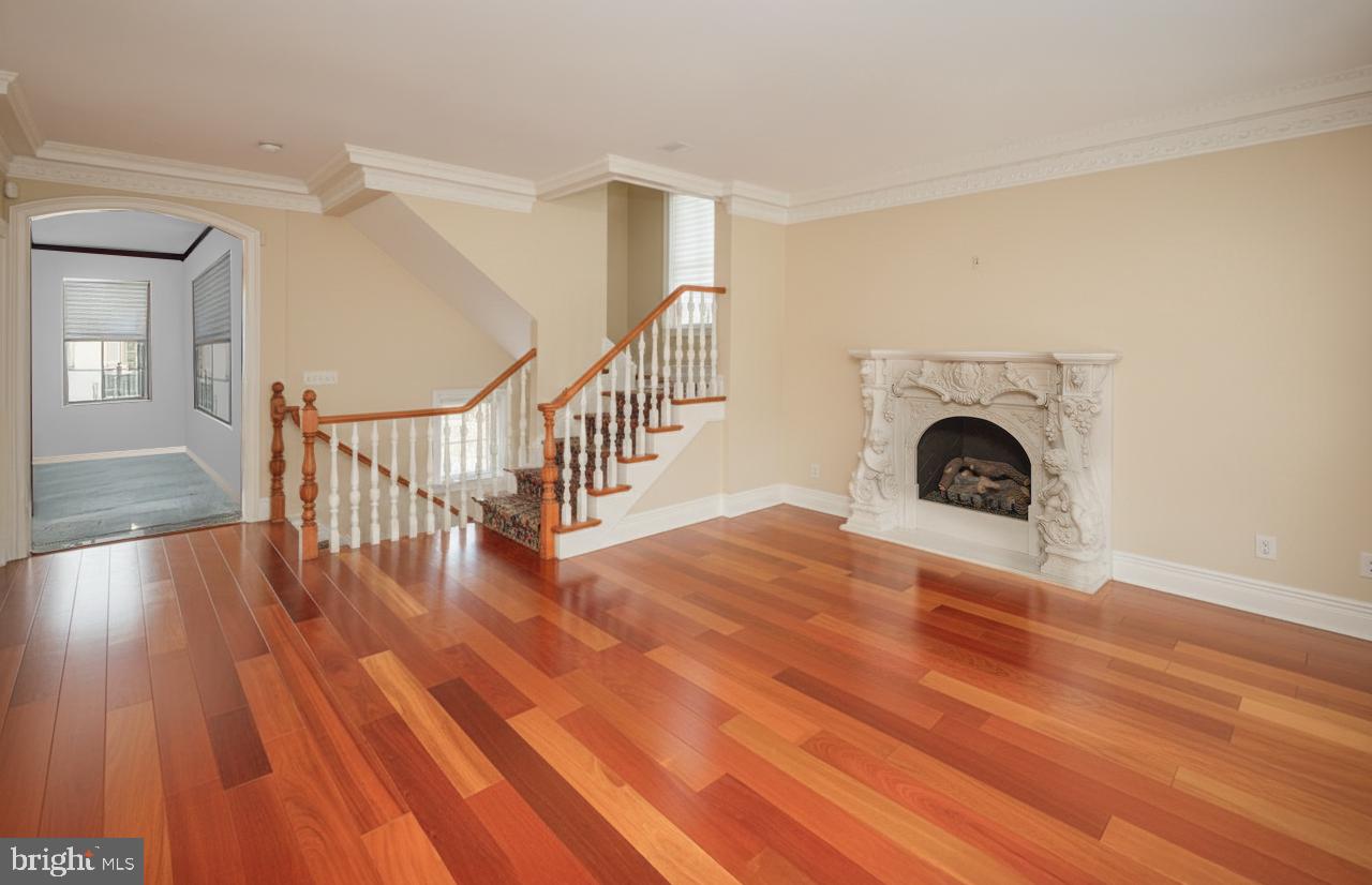 CANAL STREET - Residential