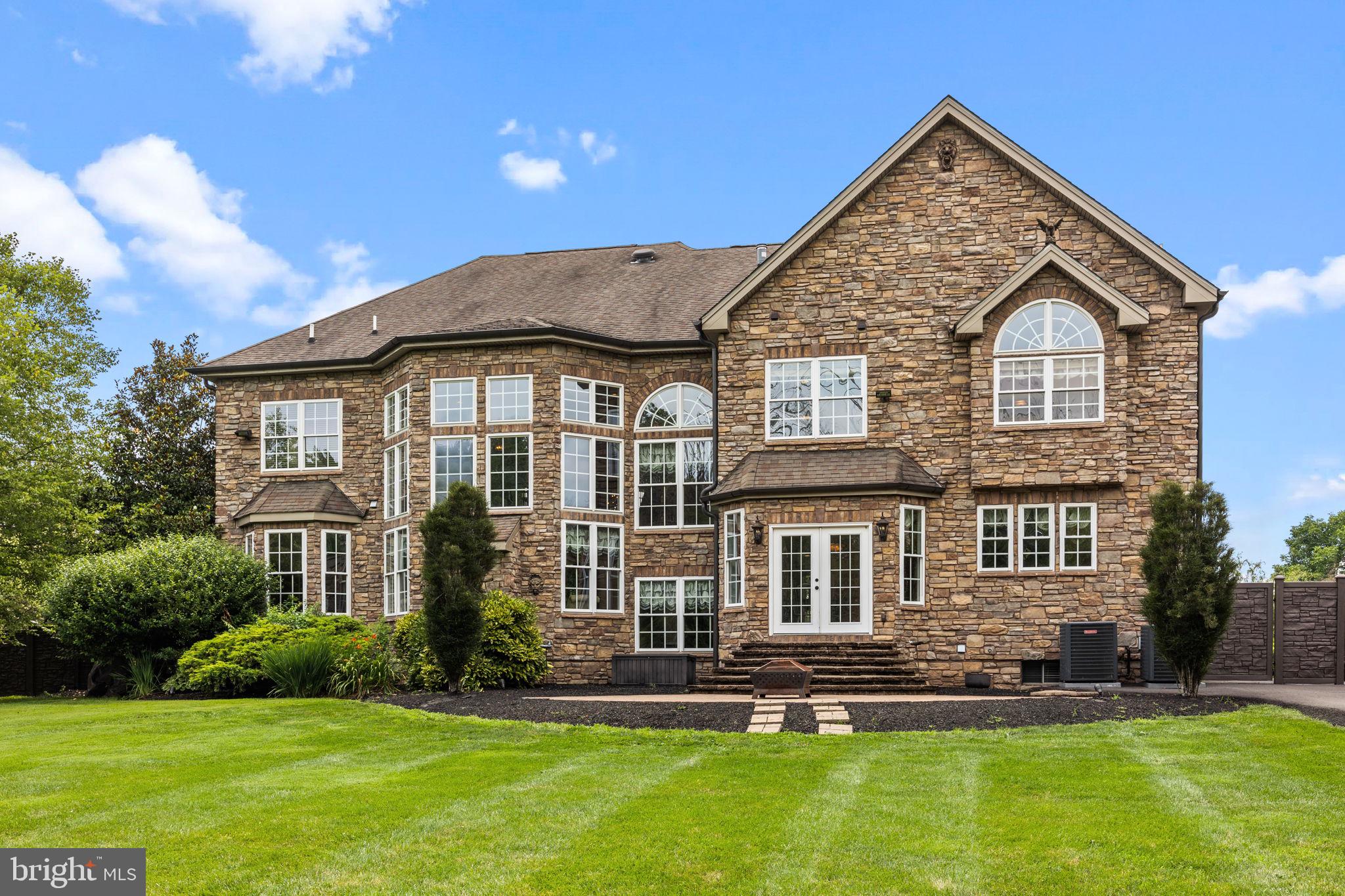 IVYLAND VILLAGE - Residential