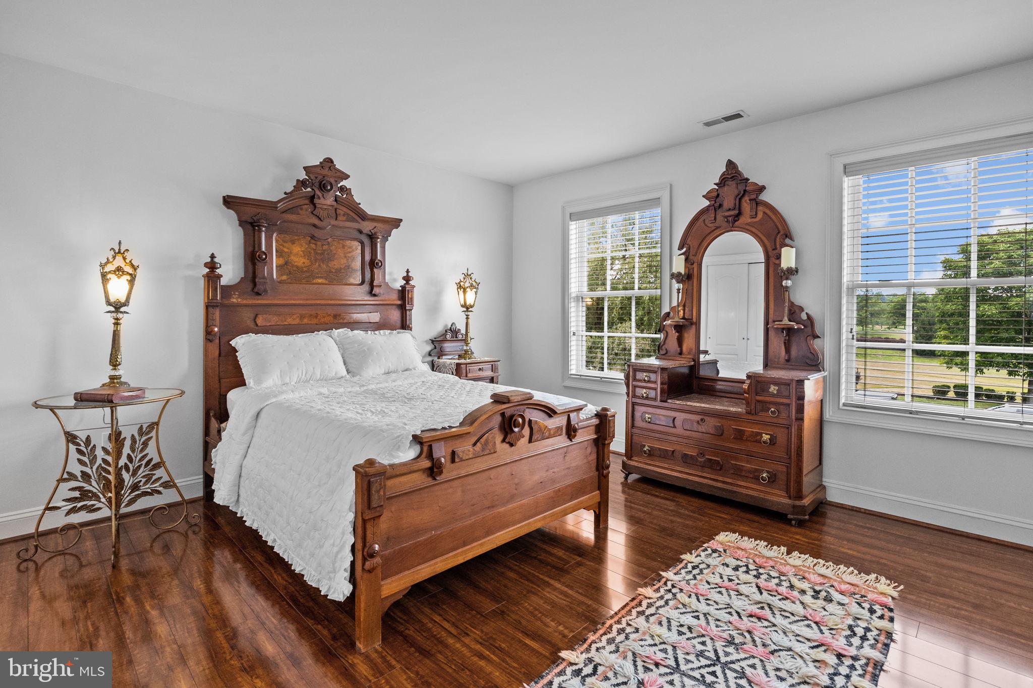 IVYLAND VILLAGE - Residential