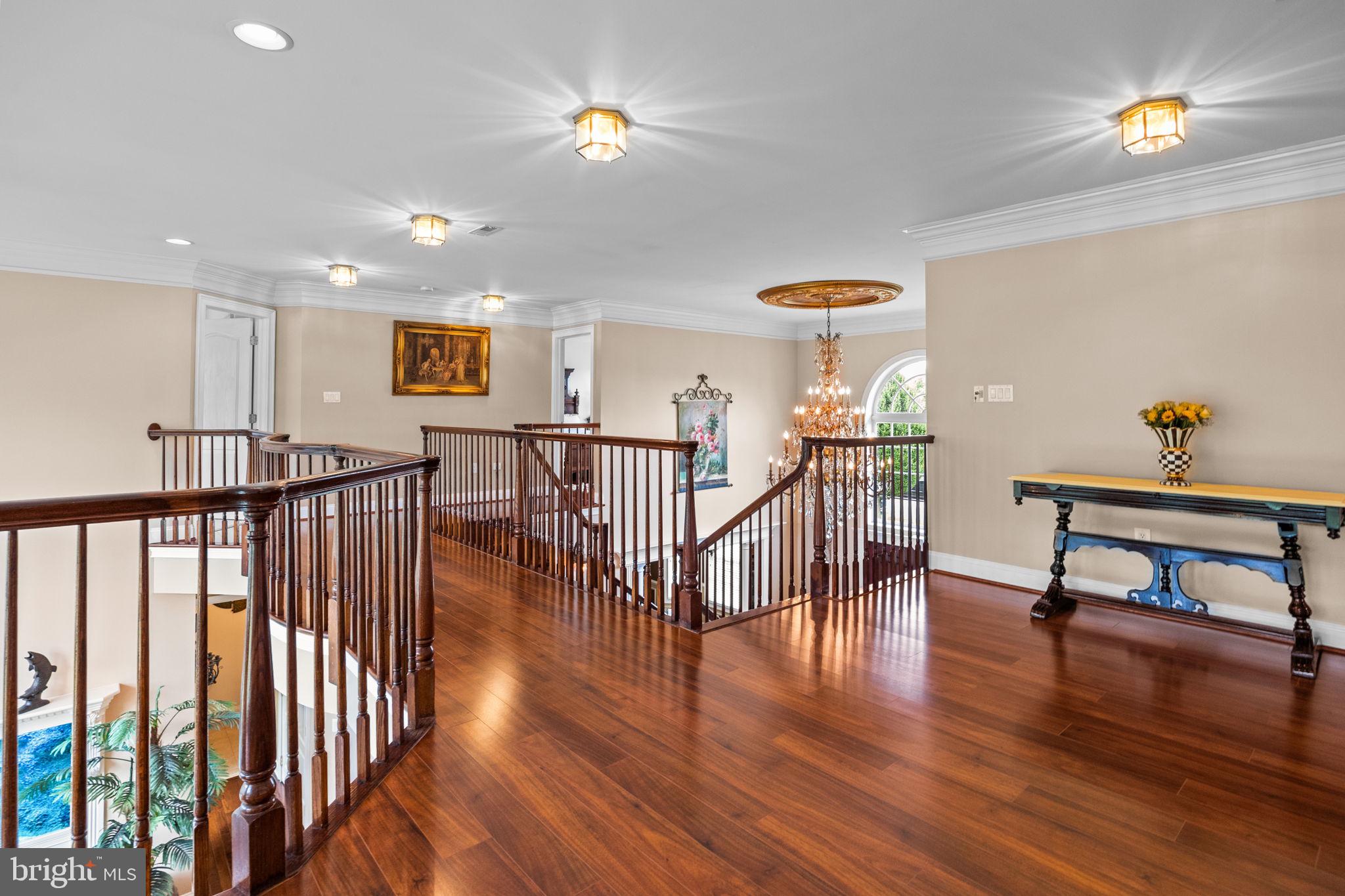 IVYLAND VILLAGE - Residential