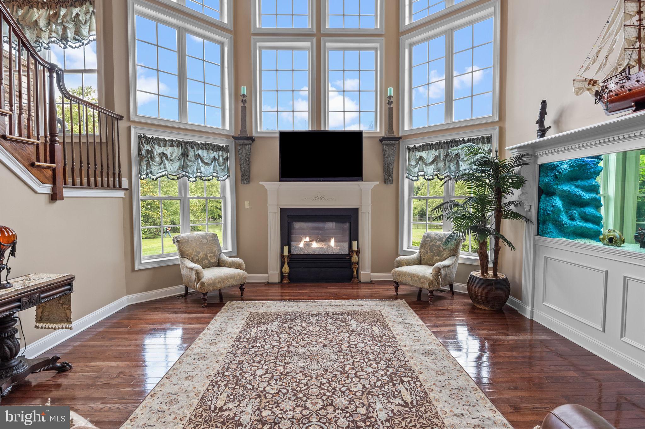 IVYLAND VILLAGE - Residential