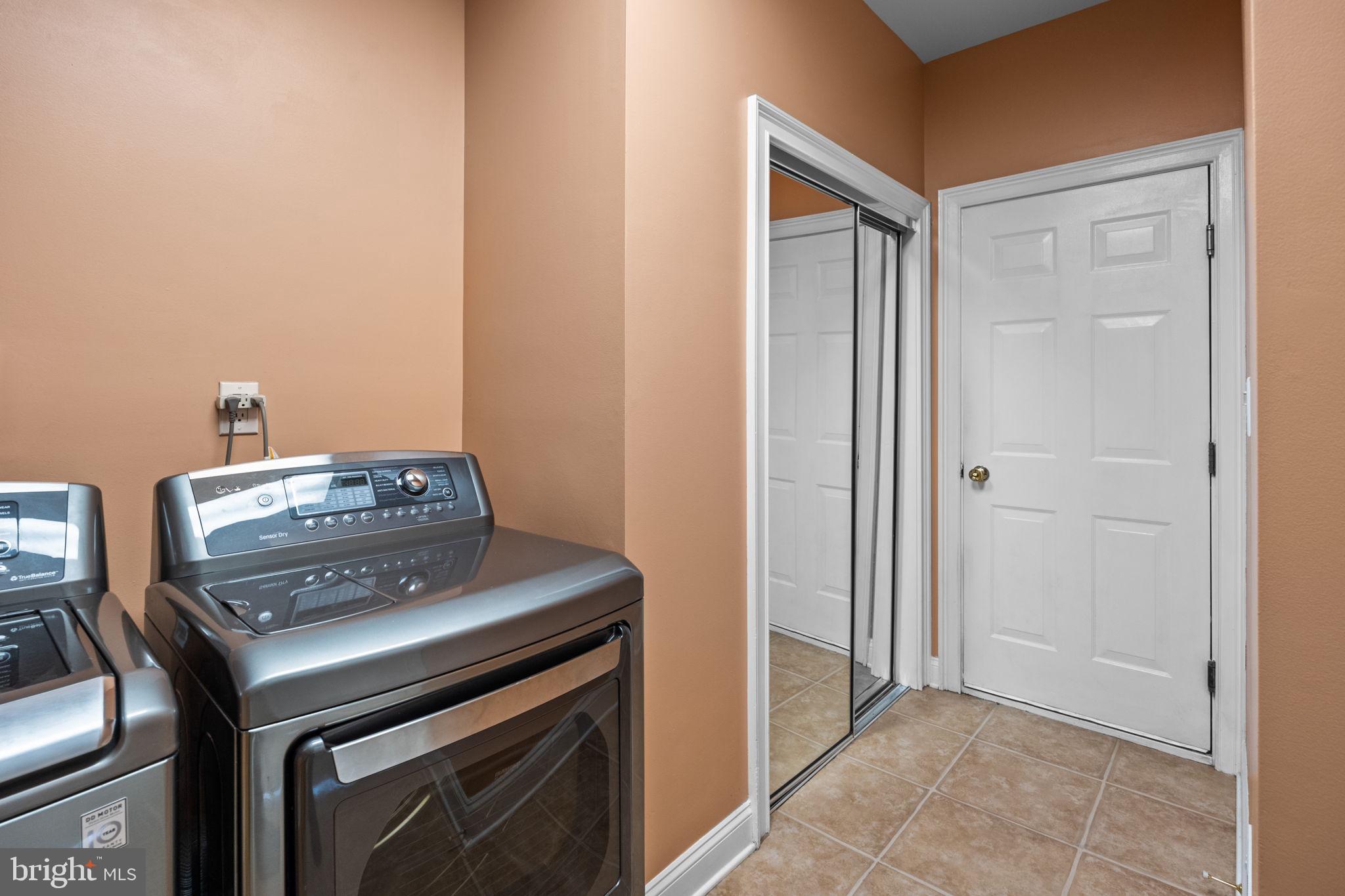 IVYLAND VILLAGE - Residential