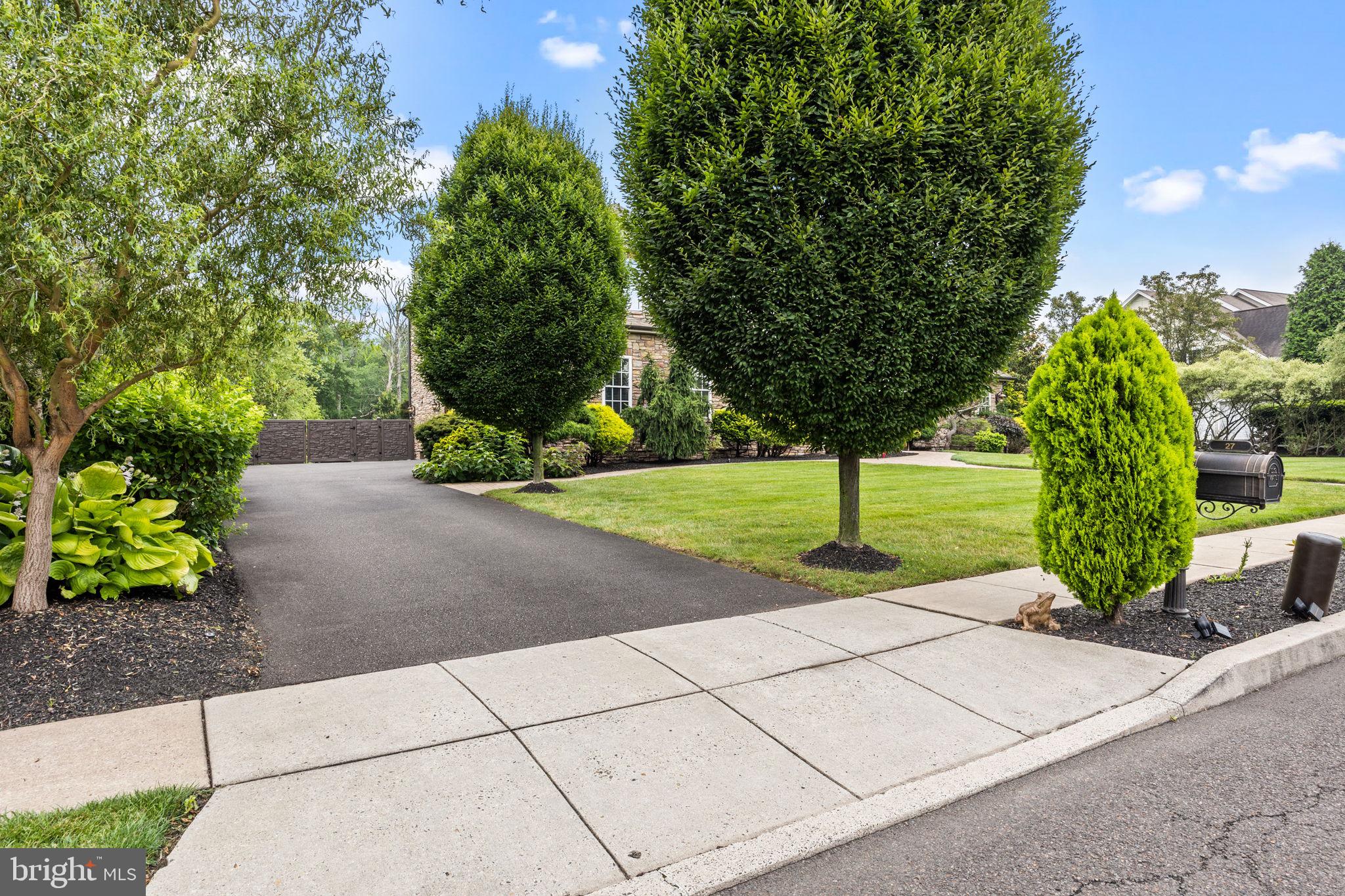 IVYLAND VILLAGE - Residential