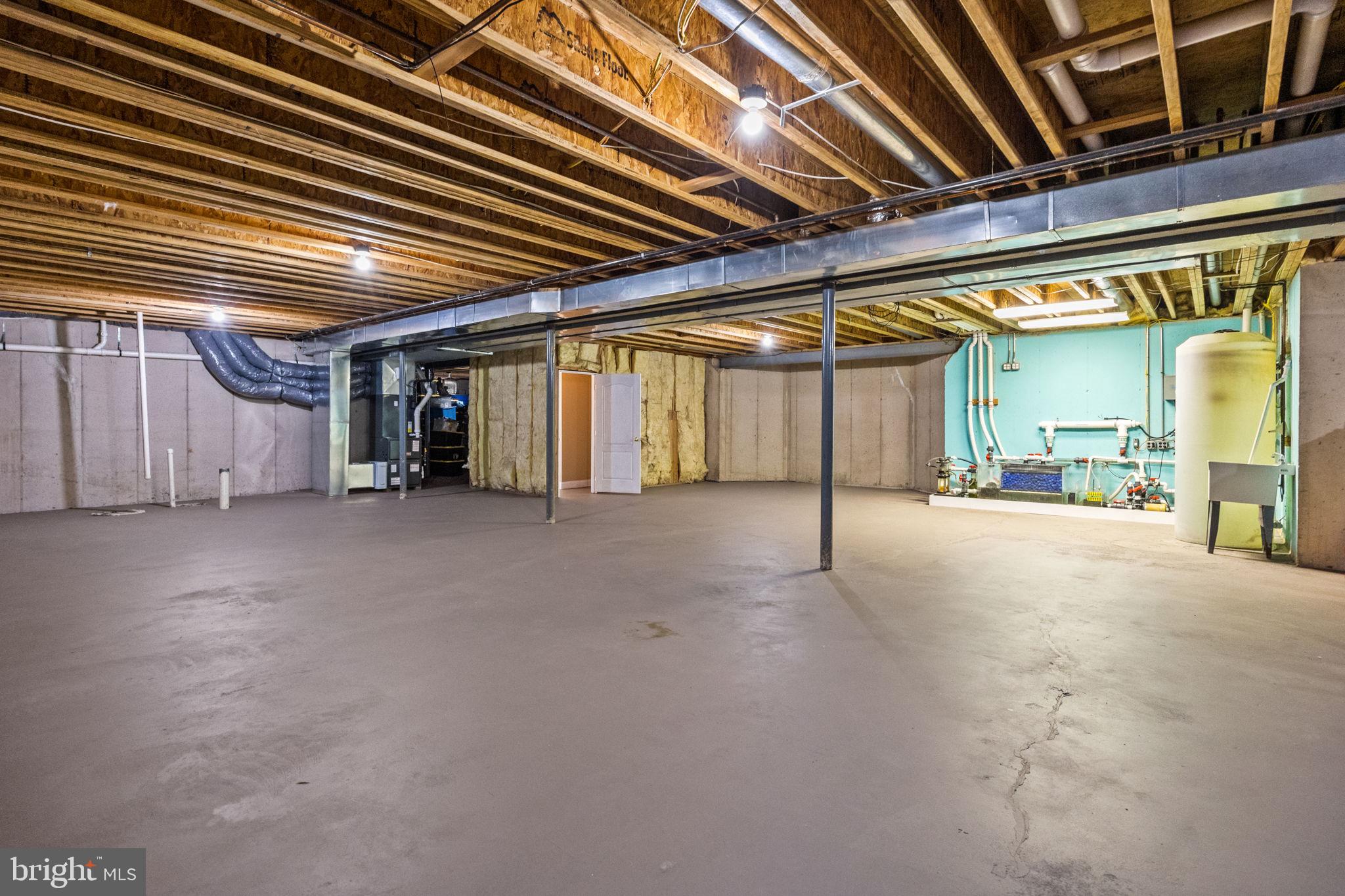 IVYLAND VILLAGE - Residential