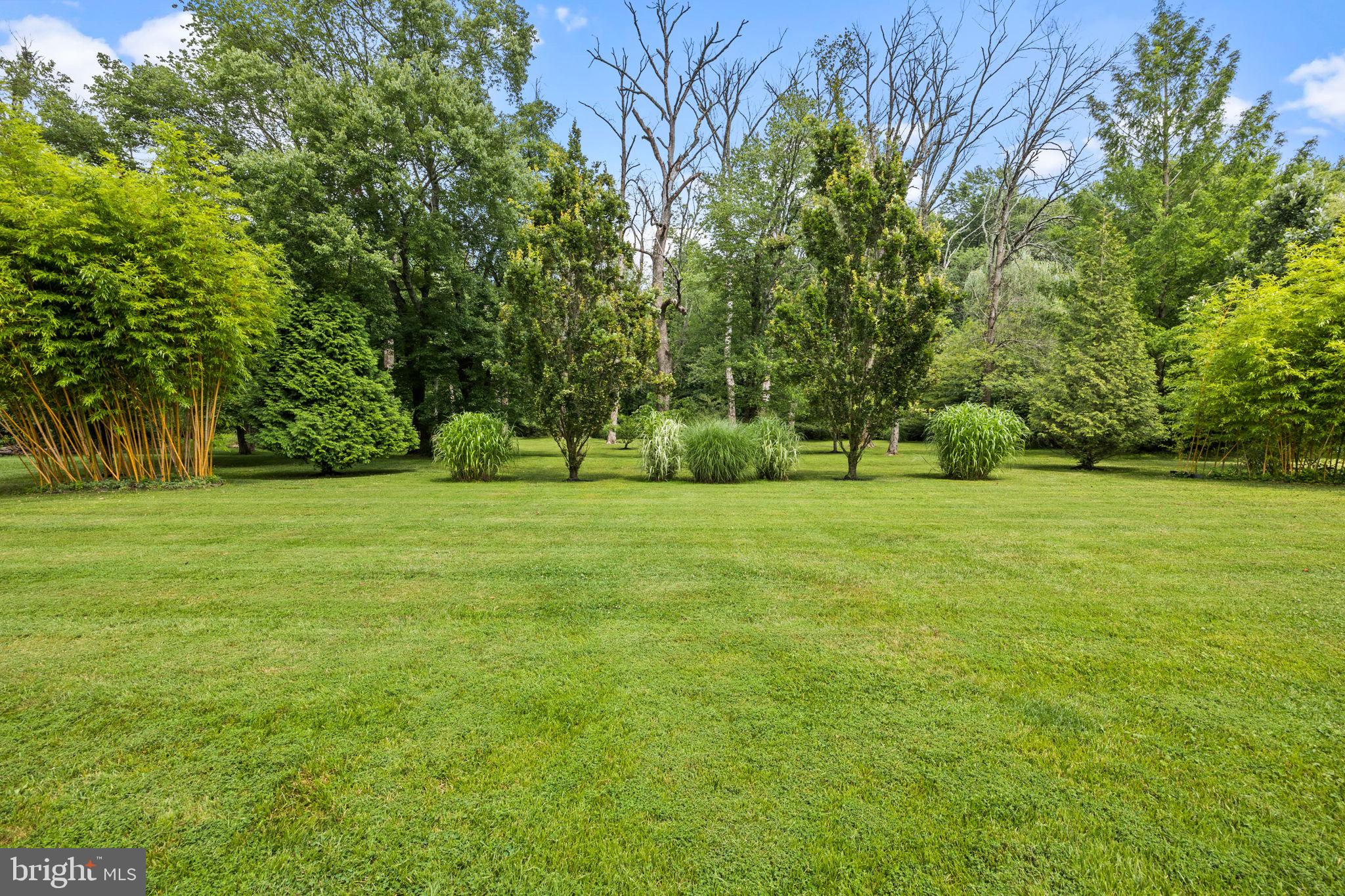 IVYLAND VILLAGE - Residential