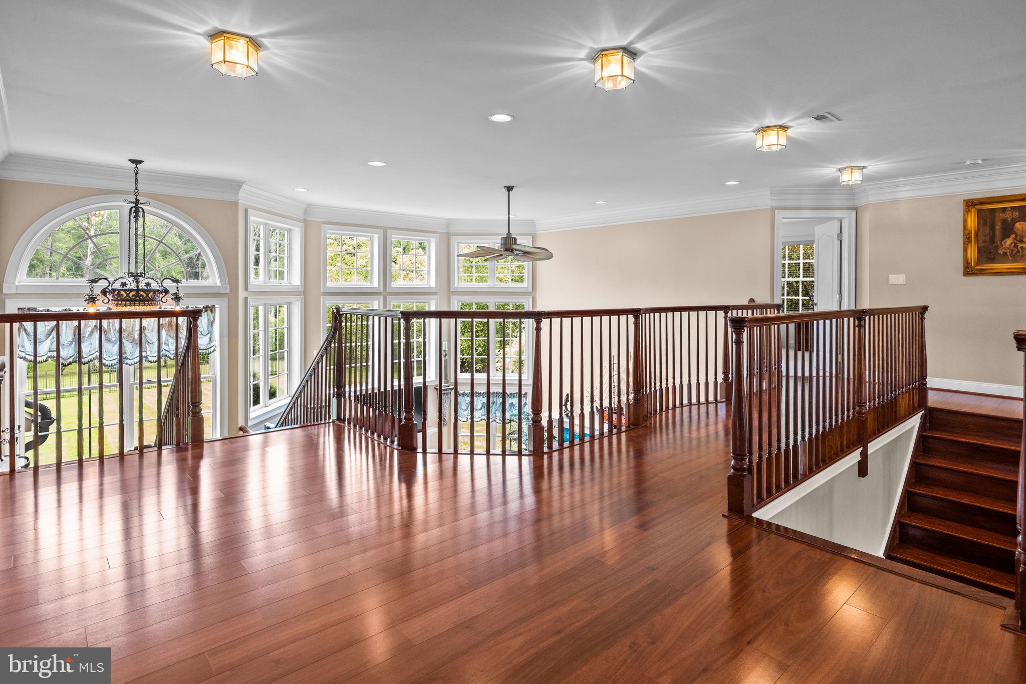 IVYLAND VILLAGE - Residential