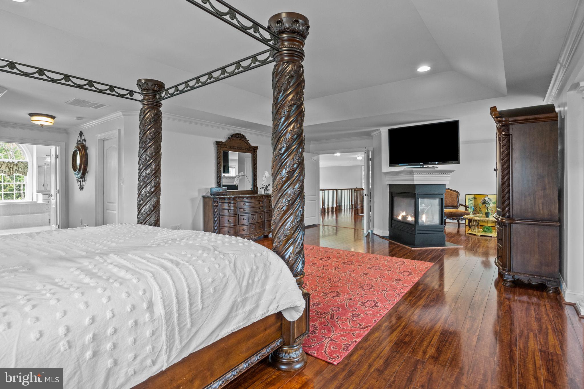 IVYLAND VILLAGE - Residential