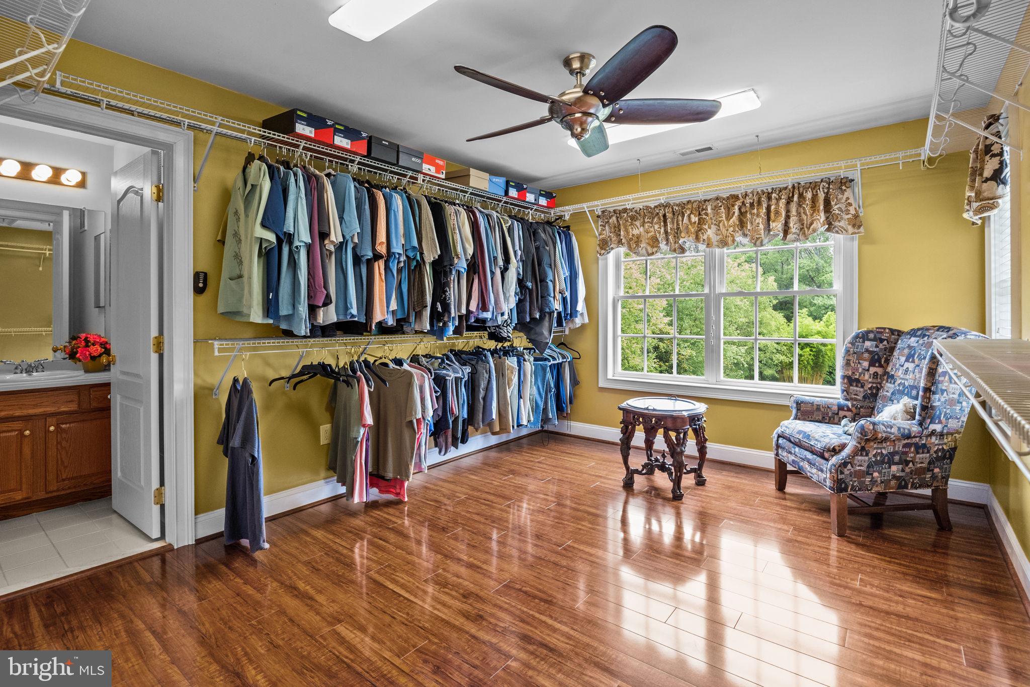 IVYLAND VILLAGE - Residential