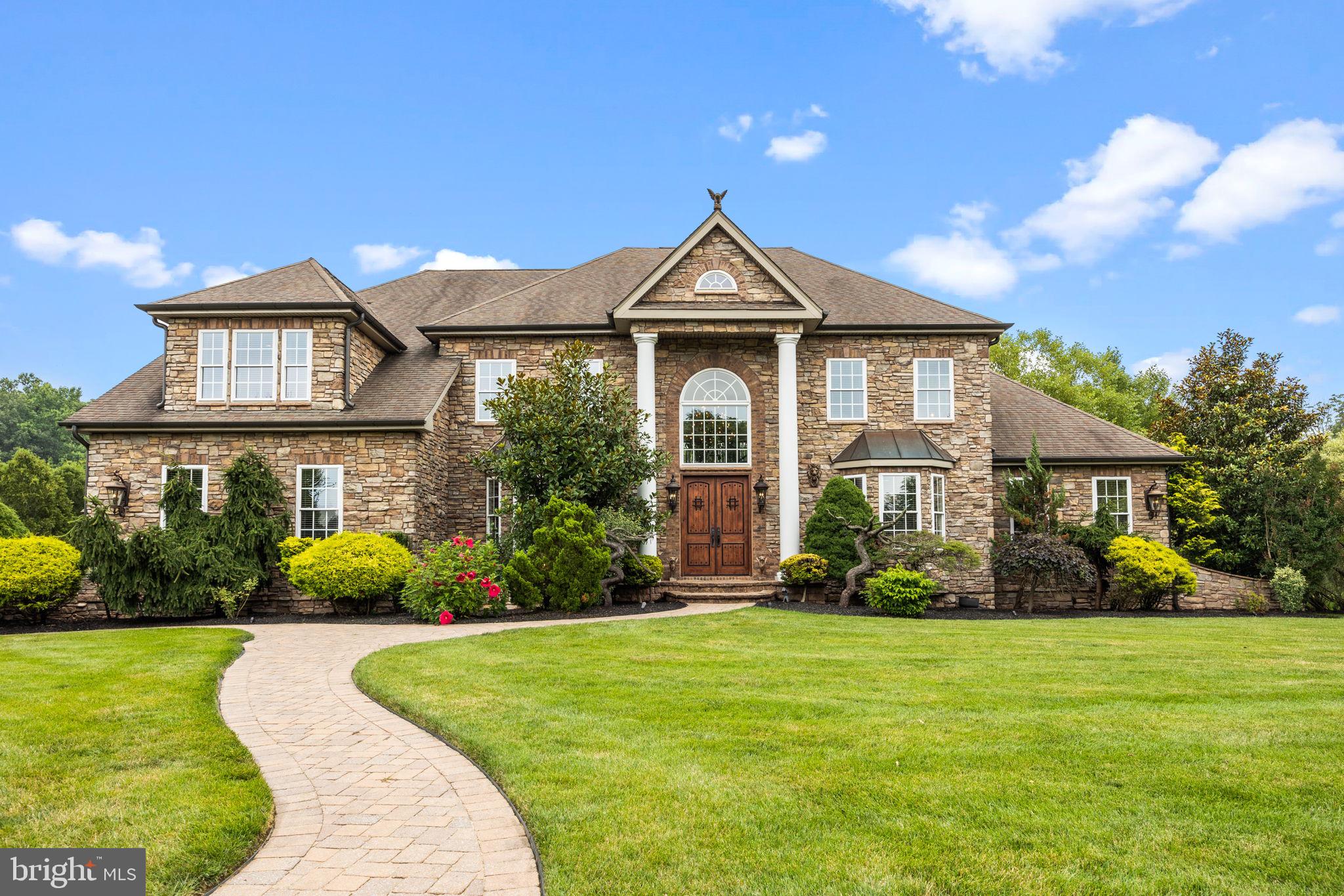 IVYLAND VILLAGE - Residential