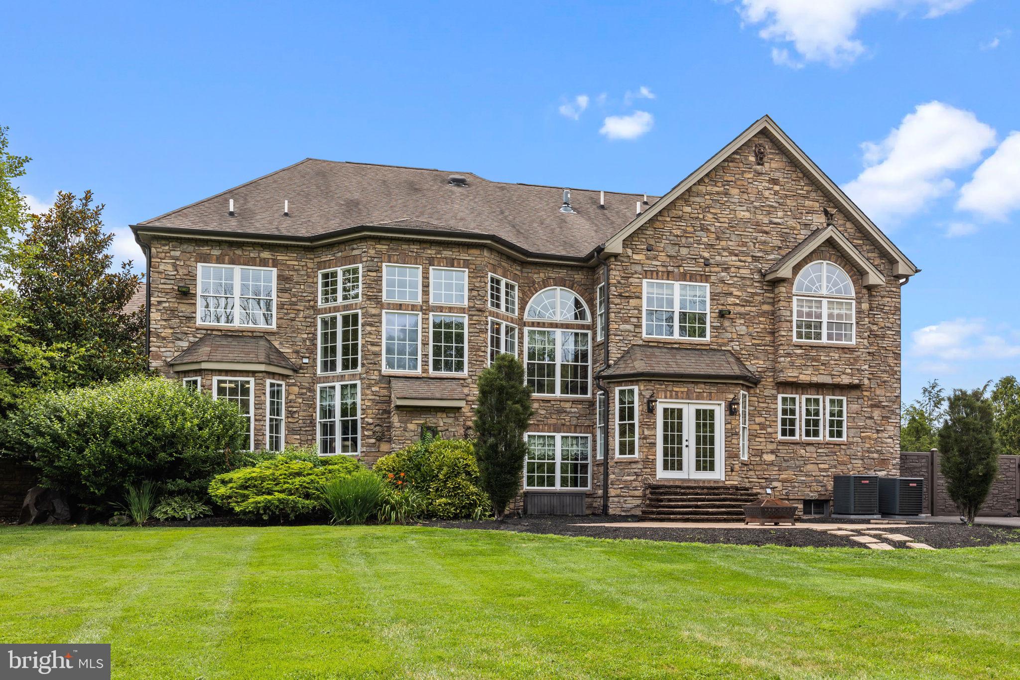 IVYLAND VILLAGE - Residential