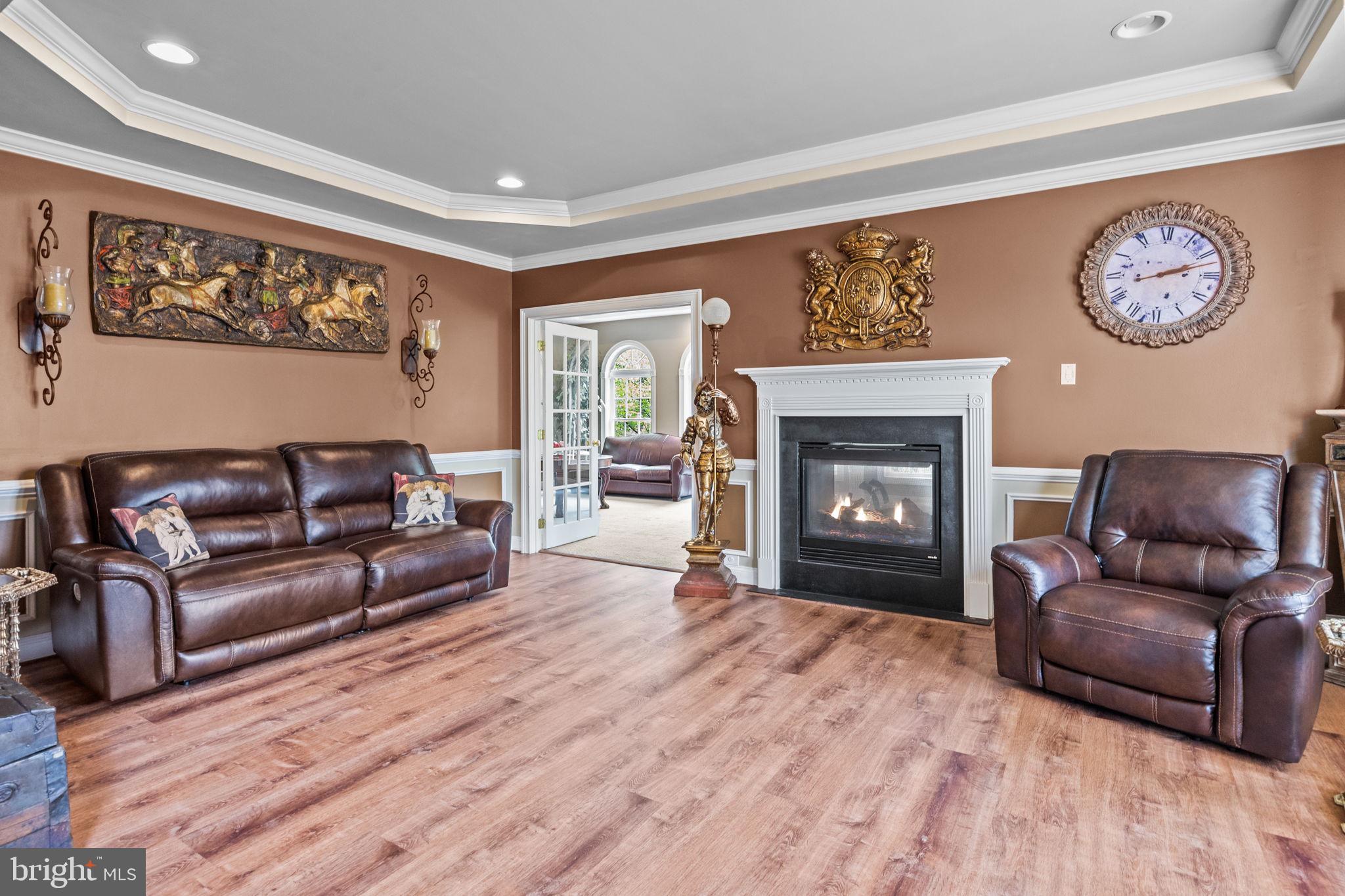 IVYLAND VILLAGE - Residential