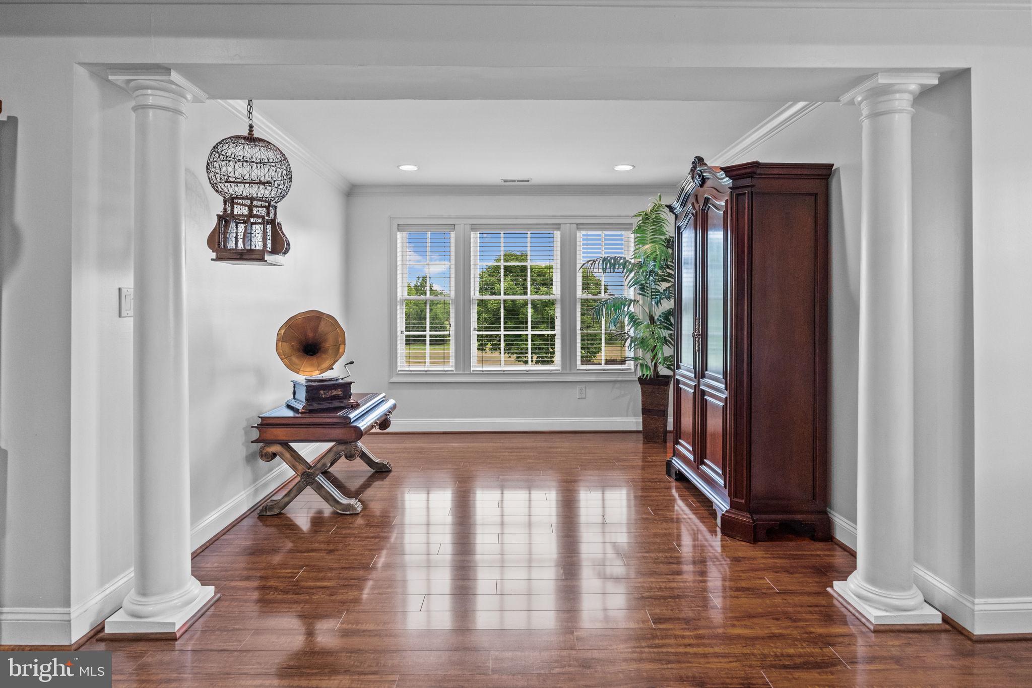 IVYLAND VILLAGE - Residential