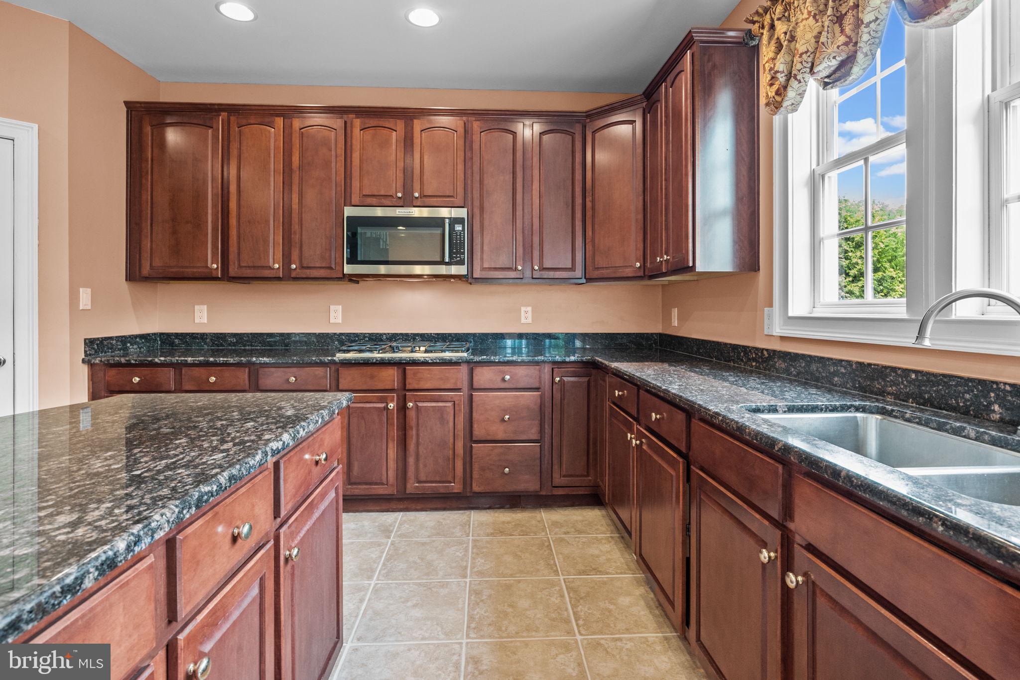 IVYLAND VILLAGE - Residential