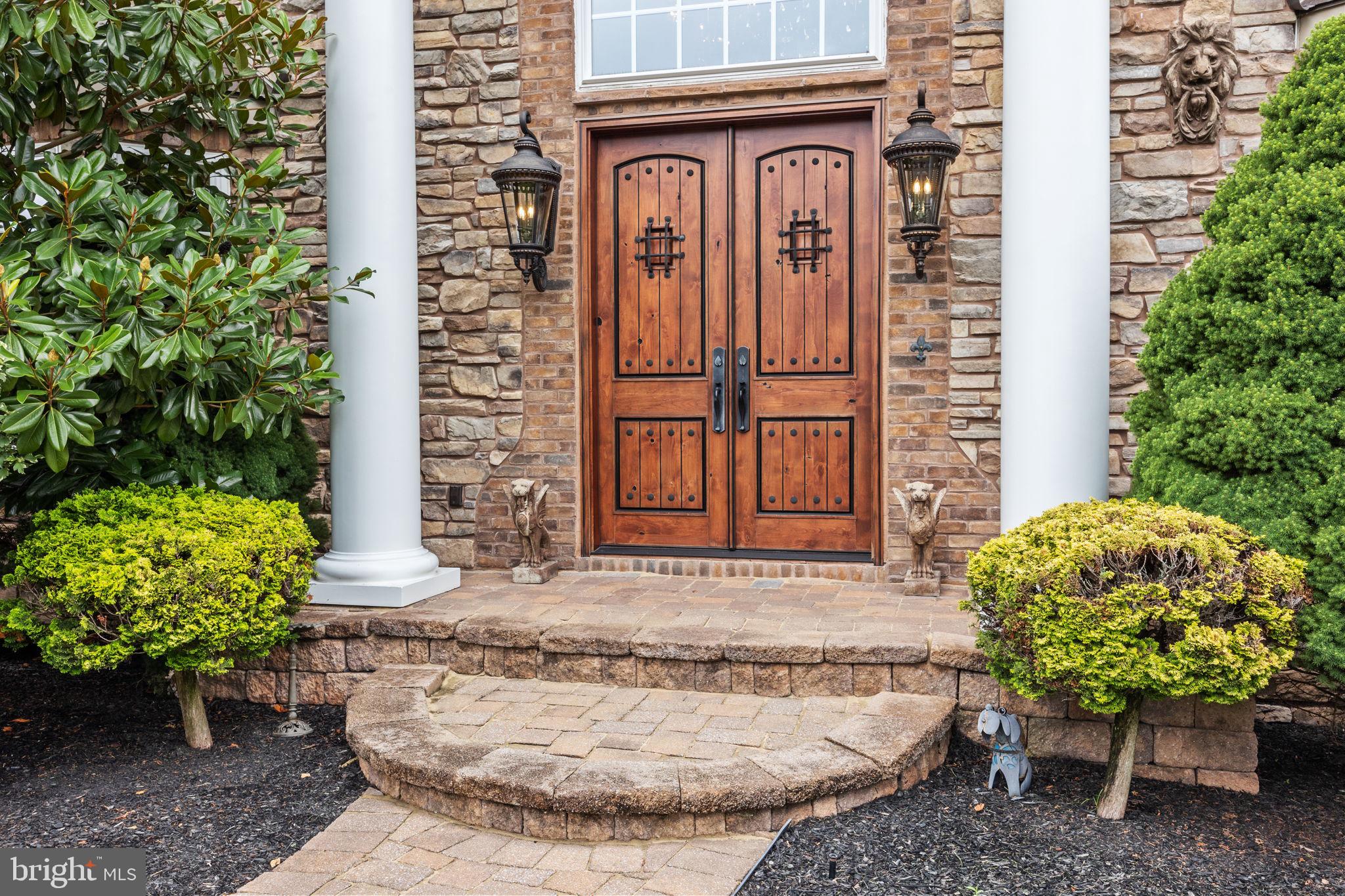 IVYLAND VILLAGE - Residential