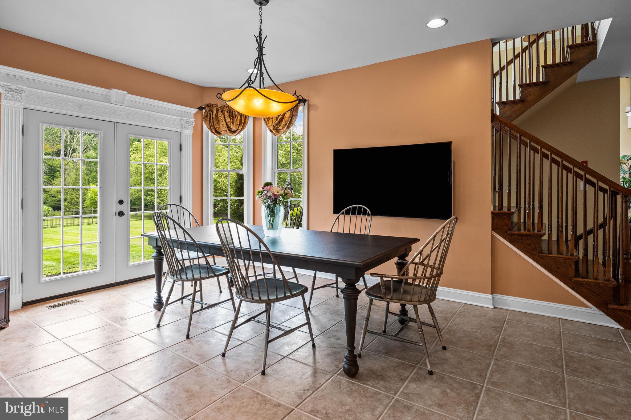 IVYLAND VILLAGE - Residential