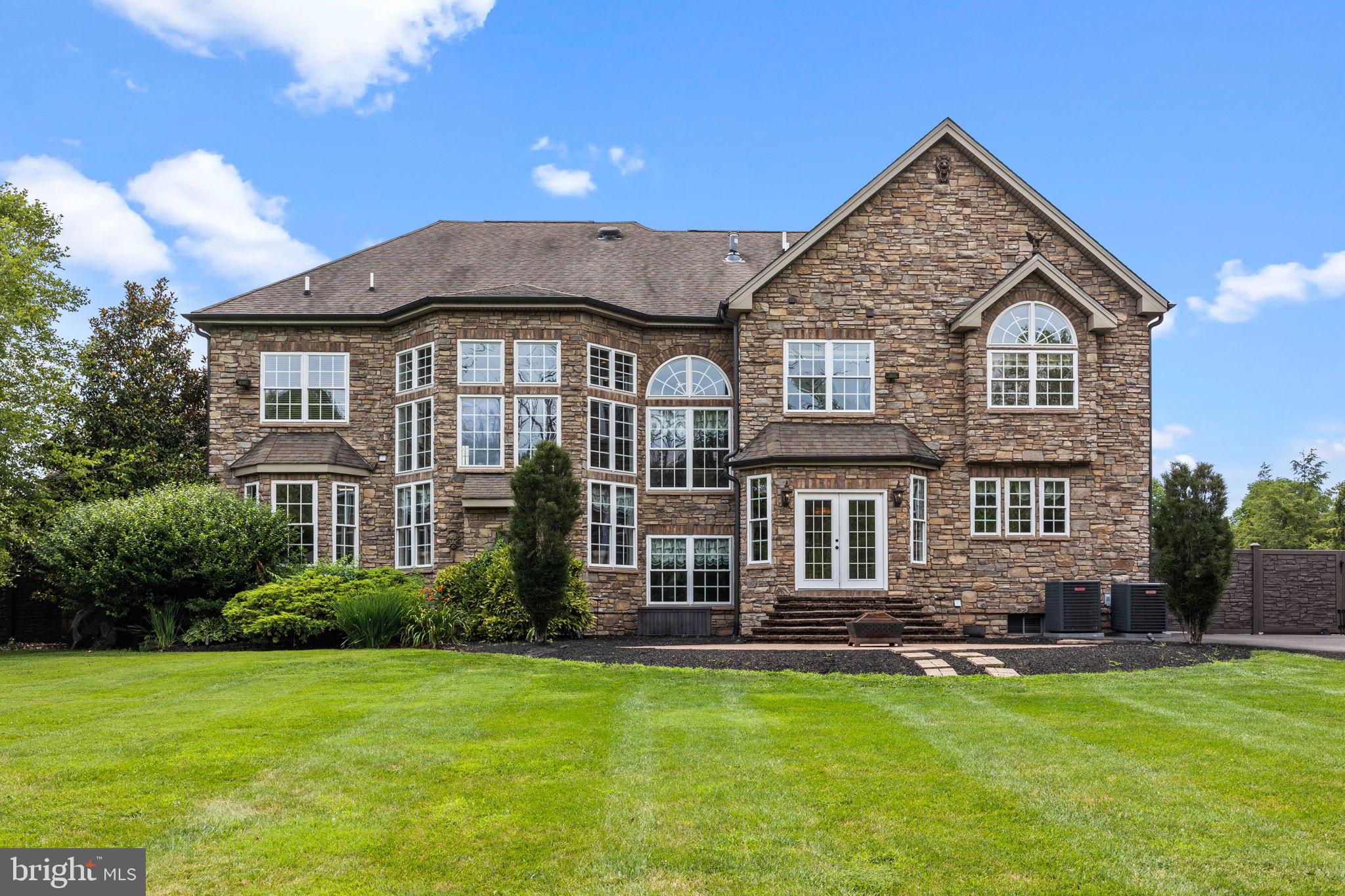 IVYLAND VILLAGE - Residential