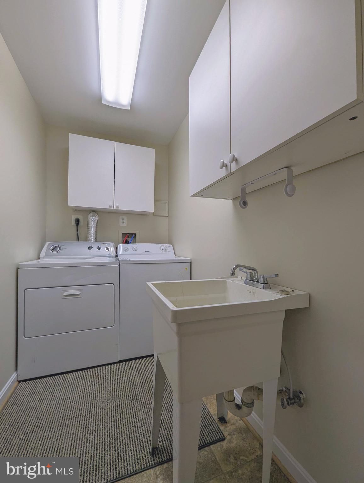 KINGSBROOKE - Residential Lease