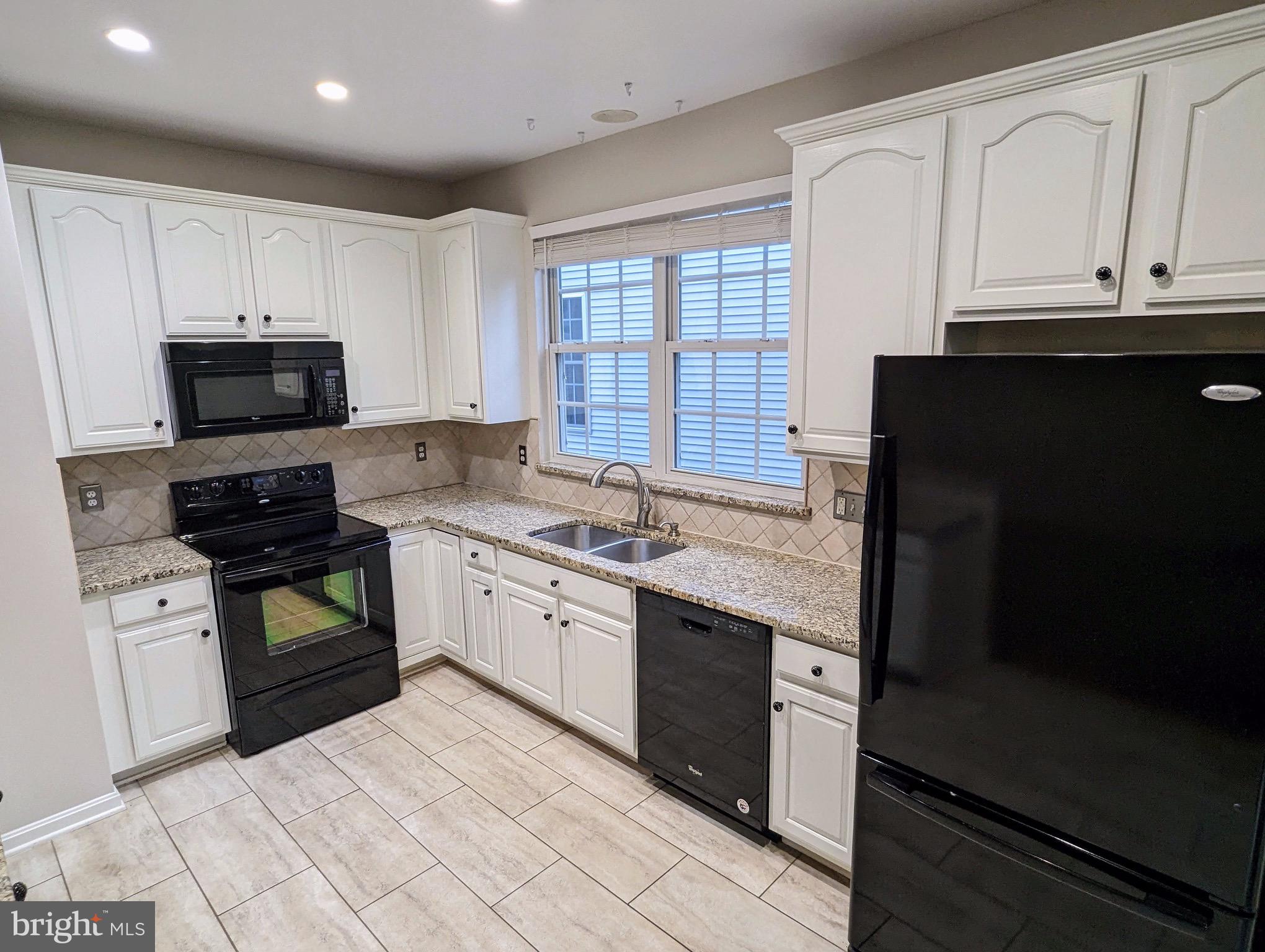 KINGSBROOKE - Residential Lease