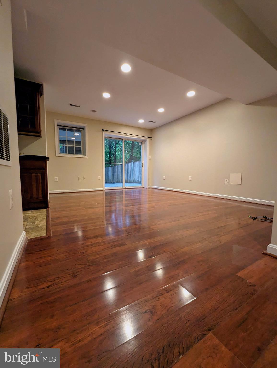 KINGSBROOKE - Residential Lease