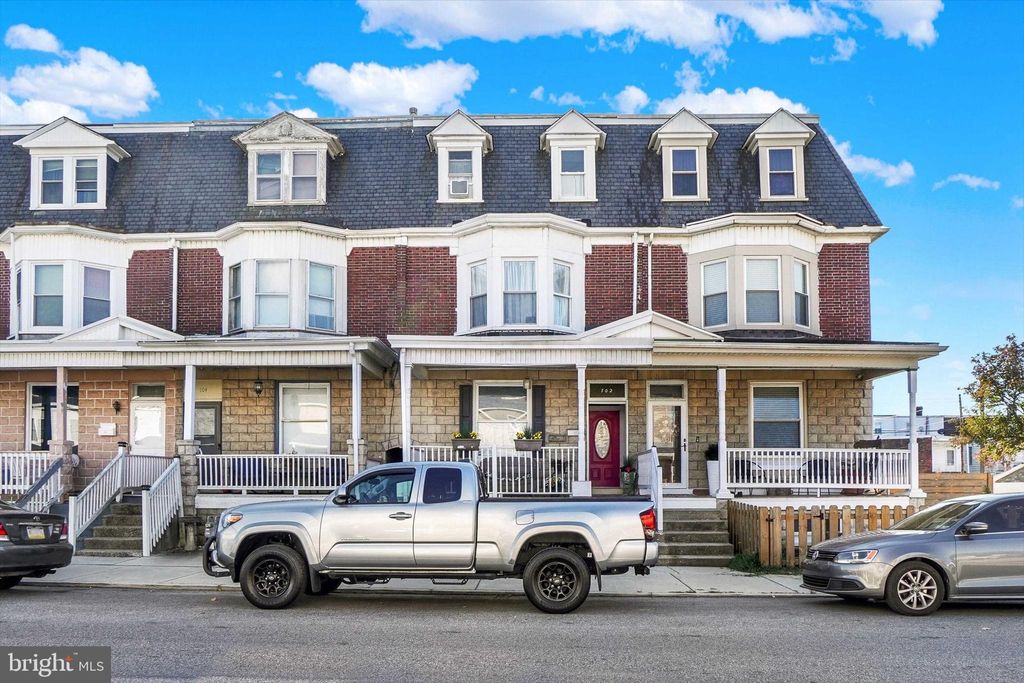 Photo of 702 E Chestnut Street, YORK, PA 17403 (MLS # PAYK2092858)