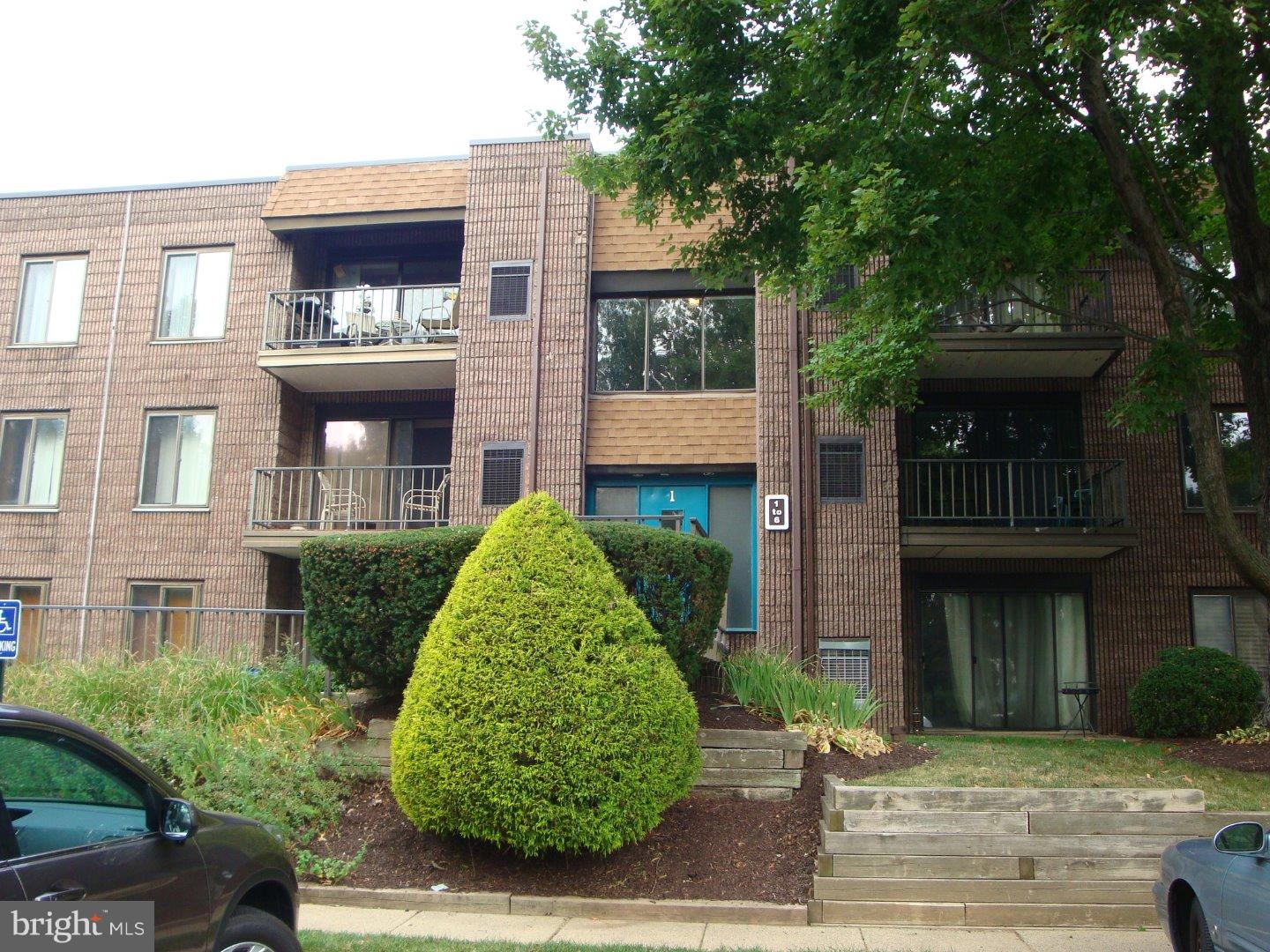 Welcome home! This spacious second floor 1 Bedroom/1 Bath condo in desirable Summit Ridge is move in ready! Just unpack your boxes and start enjoying. BRAND NEW Neutral Carpeting throughout! BRAND NEW Dishwasher! Freshly Painted! Open floor plan! Oversized Living Room is open the Dining Room and the has sliding door to private Balcony. The kitchen has plentiful oak cabinetry and countertop space, including counter seating. There is also a built-in wet bar with glass shelving, perfect for entertaining. The Bedroom is oversized and has a large closet with mirrored doors. The bathroom has a tub/shower combo, brand new counter top and sink, newer toilet, linen closet and washer and dryer. There is another storage closet and coat closet with mirrored doors. This community is close to everything, yet quietly tucked away. Convenient to I-95, US 1, Newtown Boro's shops and restaurants, St. Mary's Hospital, and parks. Walking distance to shopping center with grocery, restaurants, pharmacy and more!