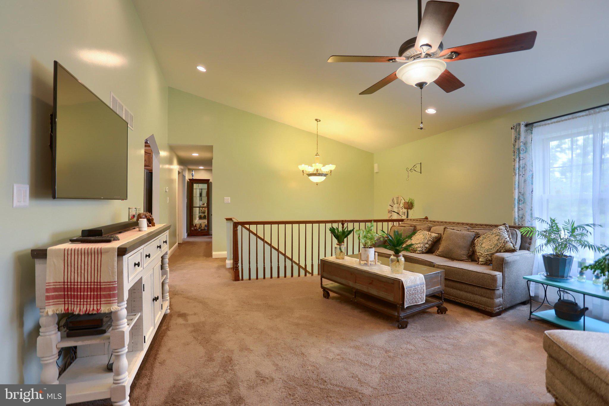 10 DAVID GLENN DRIVE