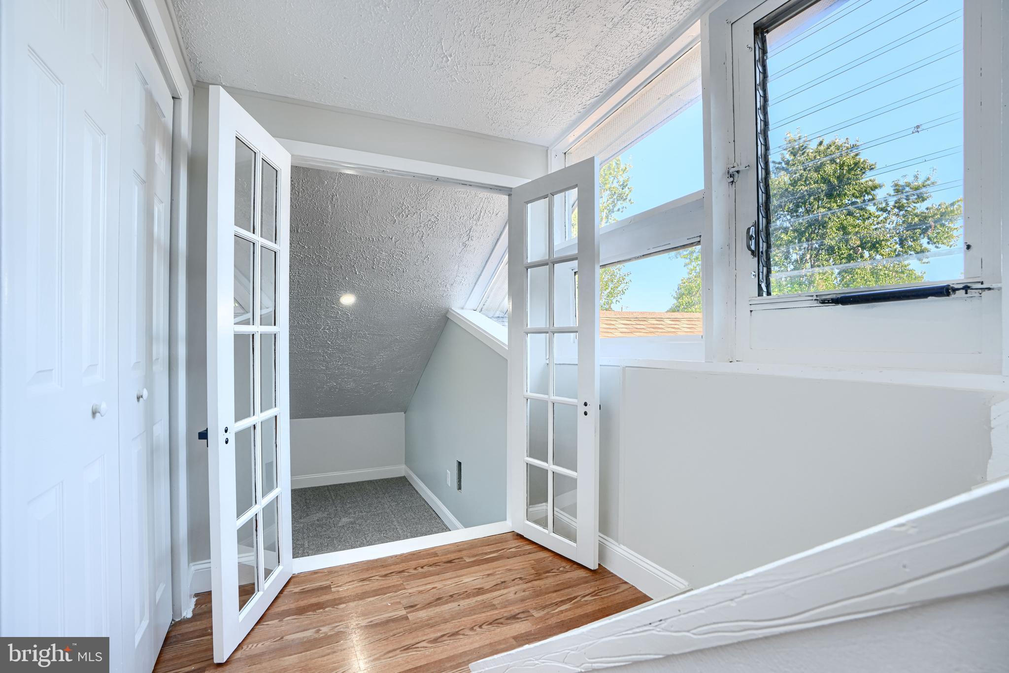 EASTERN TERRACE - Residential