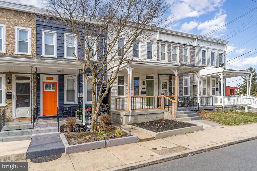 Photo of 706 BEAVER ST, LANCASTER, PA 17603 (MLS # PALA2031152)