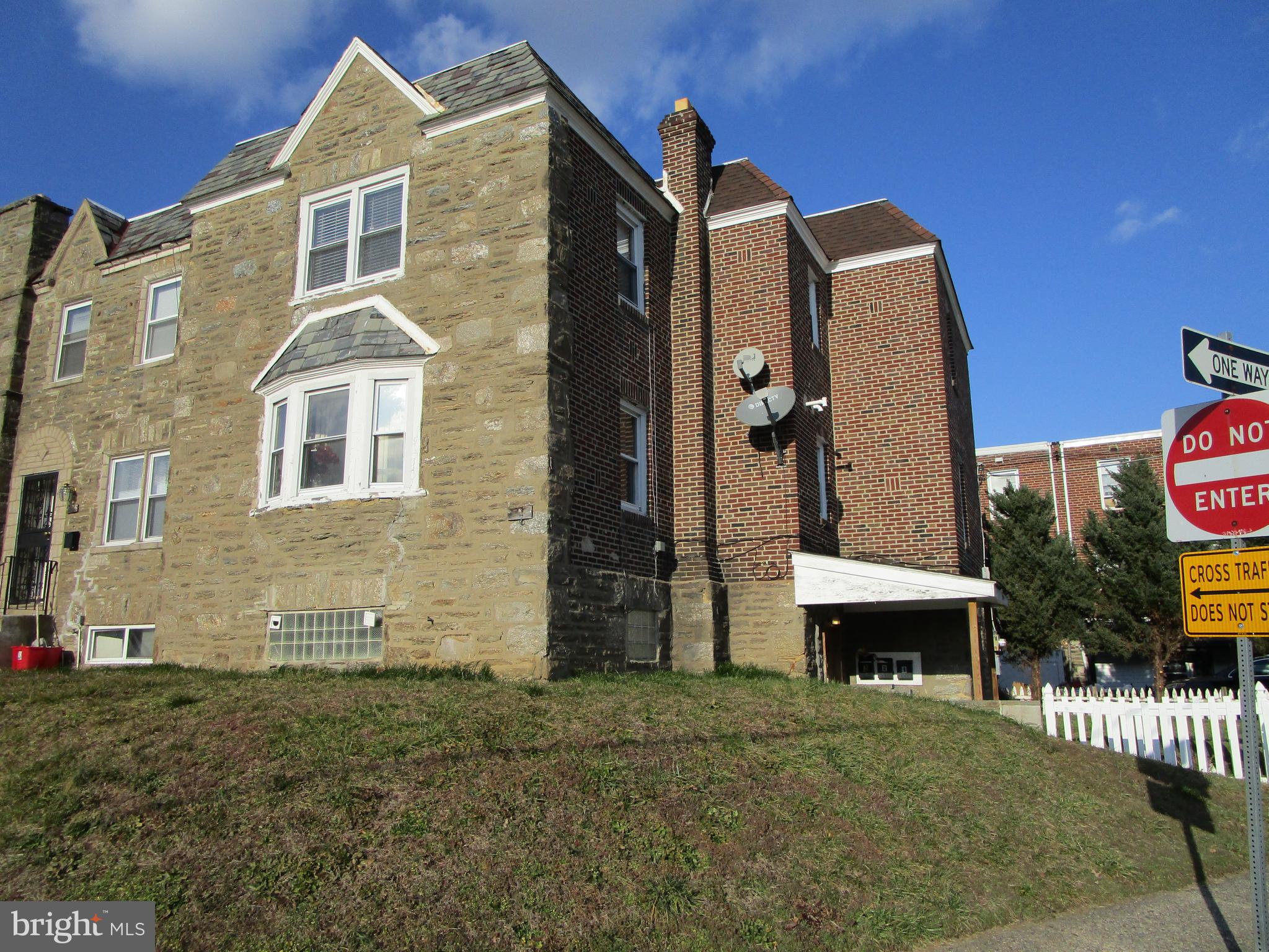 CASTOR GARDENS - Residential Lease