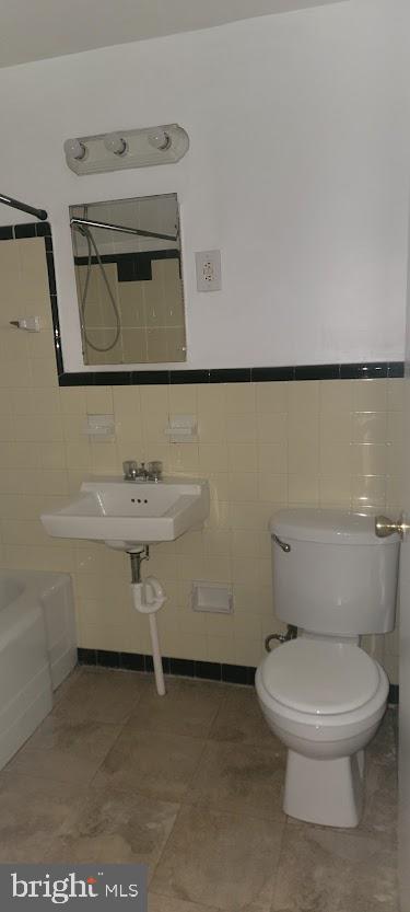 CASTOR GARDENS - Residential Lease