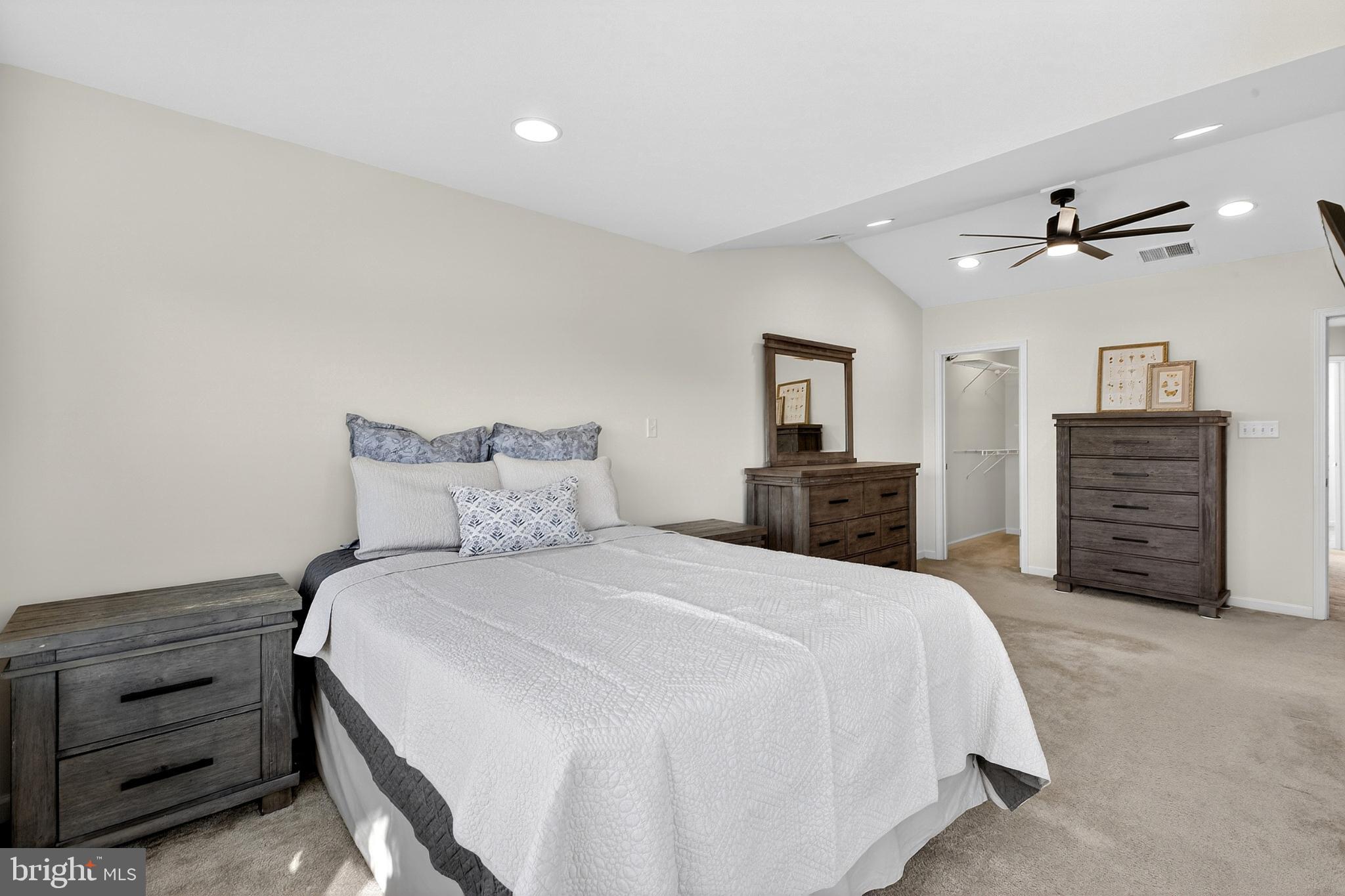 HYETTS CROSSING - Residential