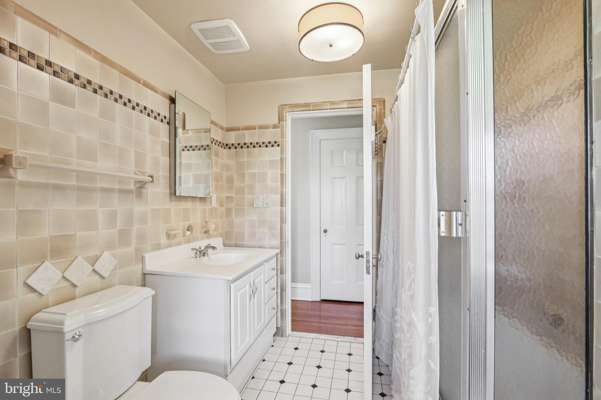 DELAVUE MANOR - Residential