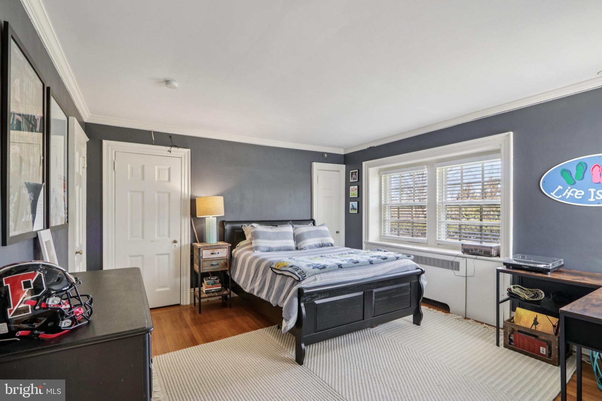 DELAVUE MANOR - Residential