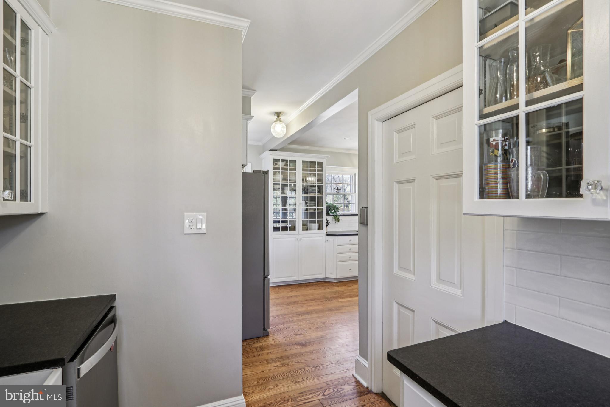 DELAVUE MANOR - Residential