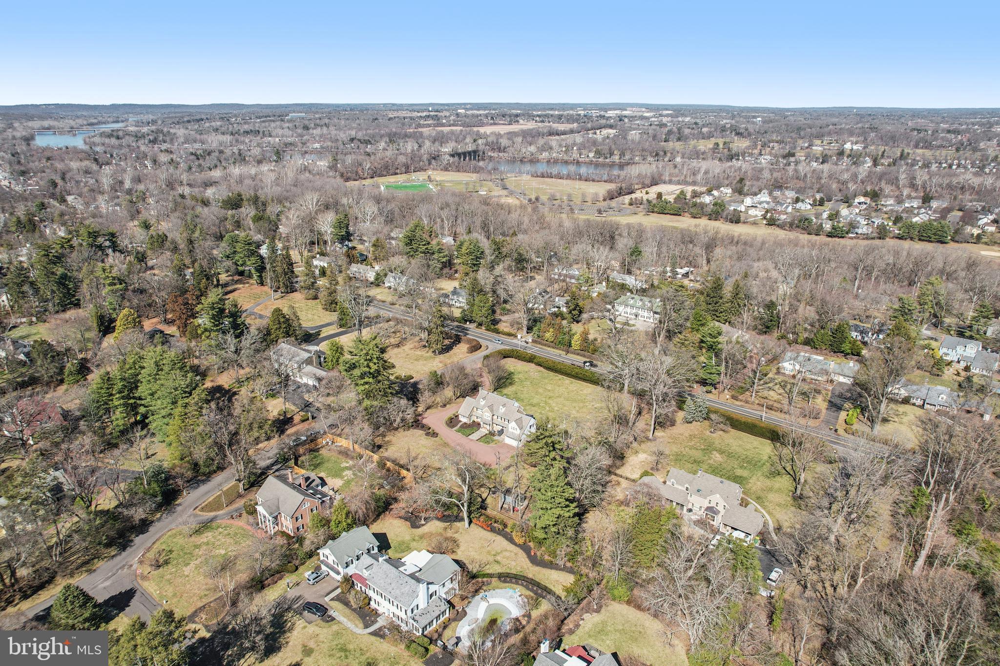 DELAVUE MANOR - Residential