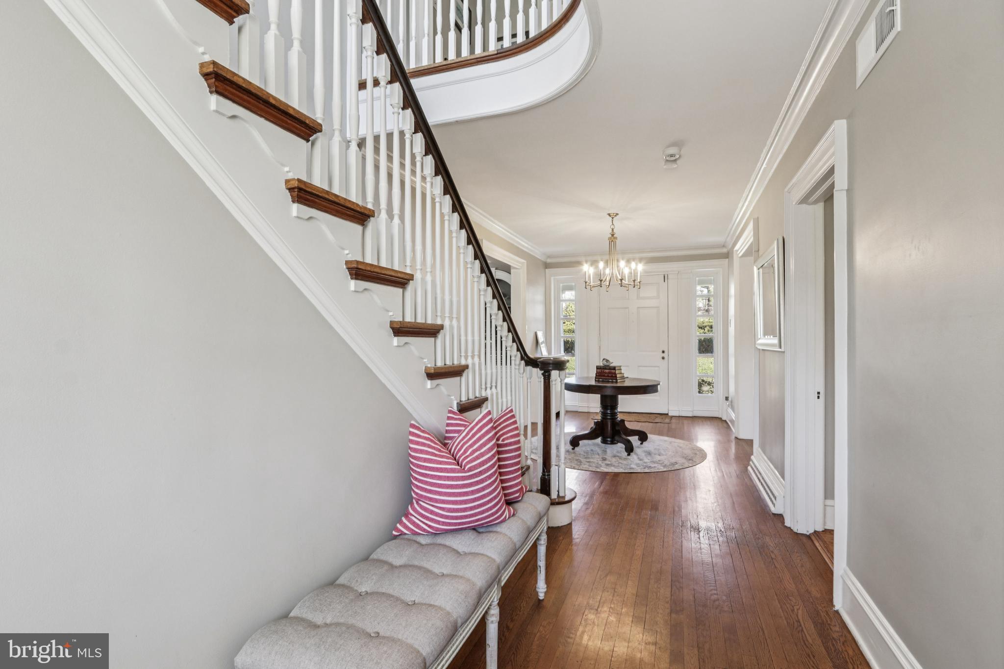 DELAVUE MANOR - Residential