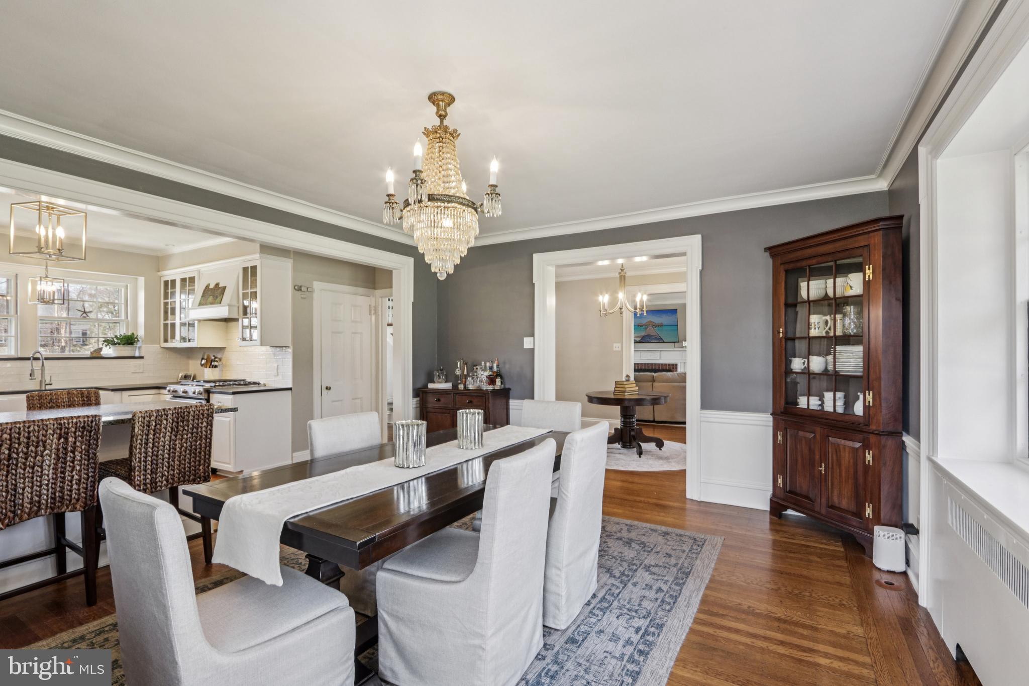 DELAVUE MANOR - Residential